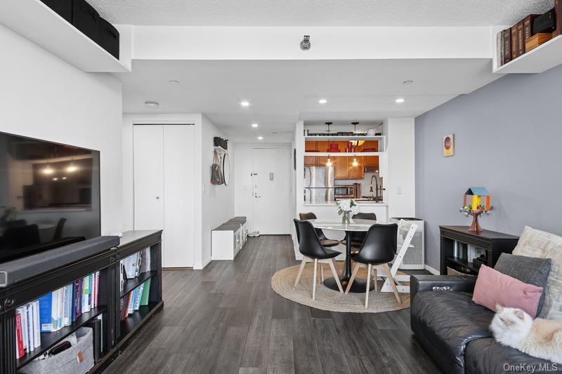 4-74 48th Avenue Unit: PH1H