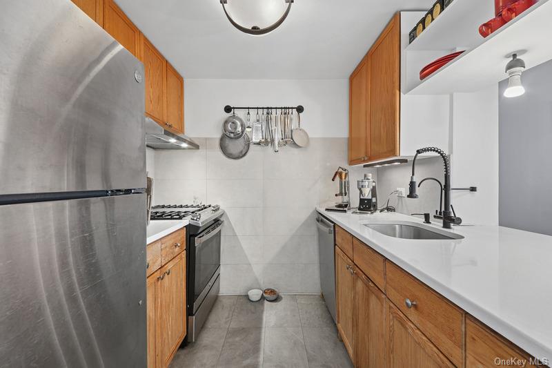 4-74 48th Avenue Unit: PH1H
