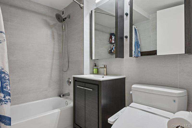 4-74 48th Avenue Unit: PH1H