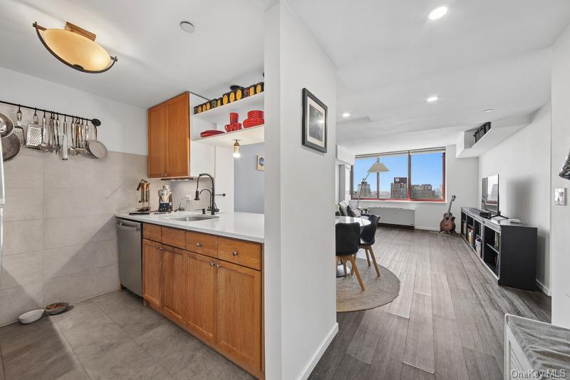4-74 48th Avenue Unit: PH1H