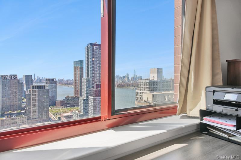 4-74 48th Avenue Unit: PH1H