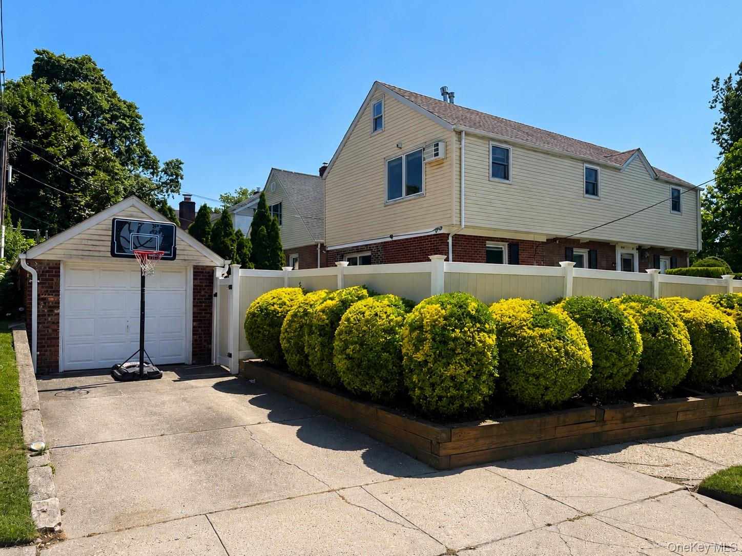 21104 Richland Avenue