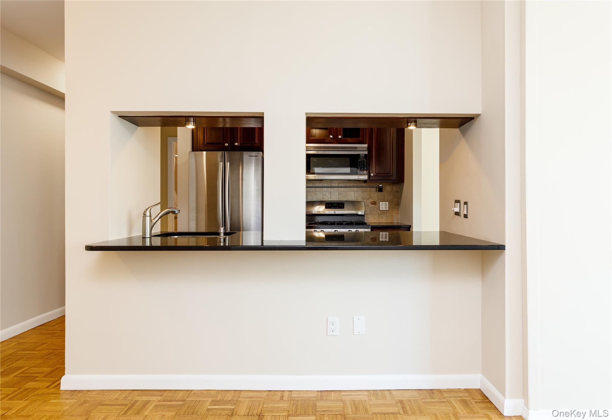 4-74 48Th Avenue Unit: 15C