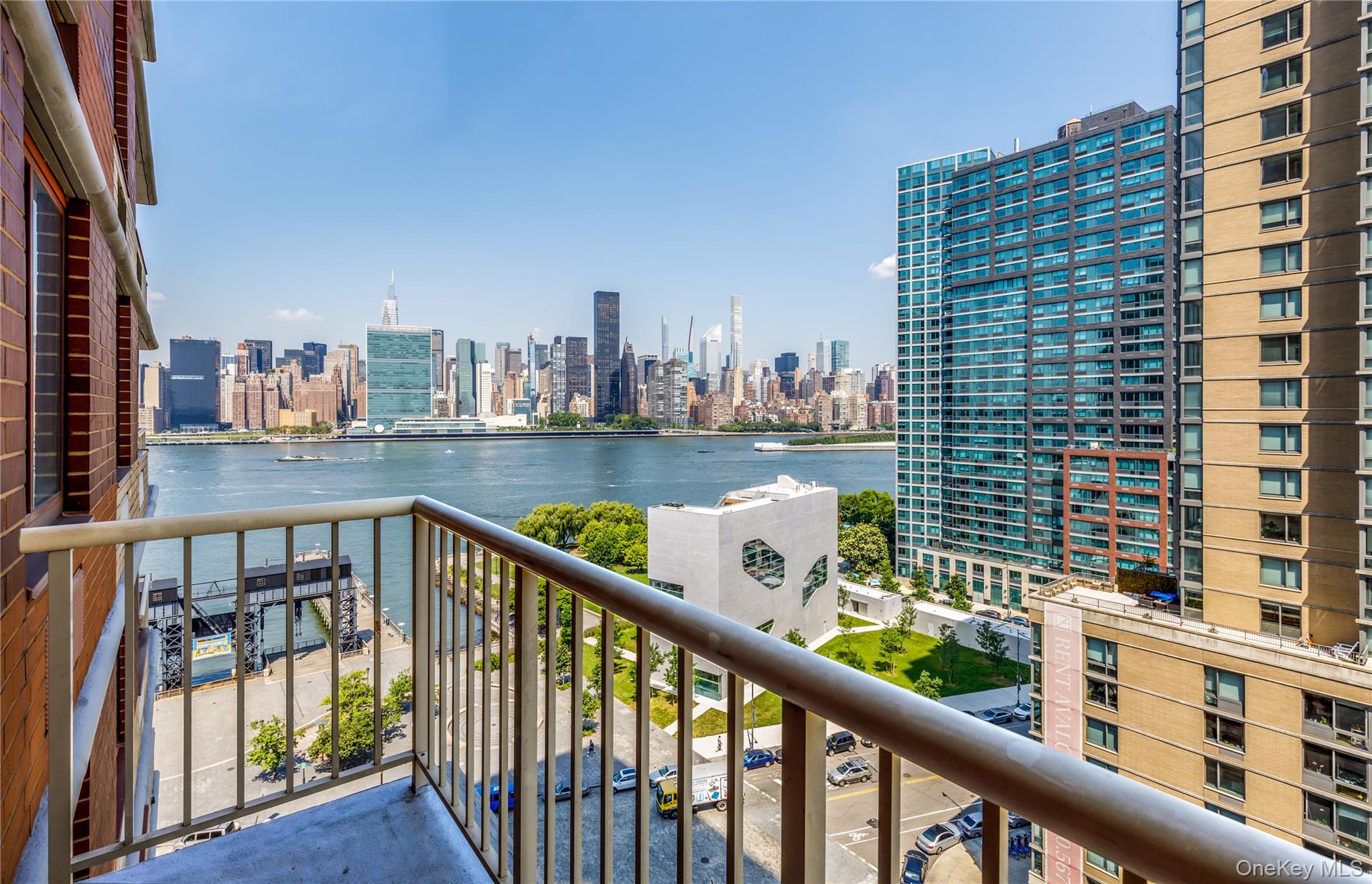 4-74 48Th Avenue Unit: 15C