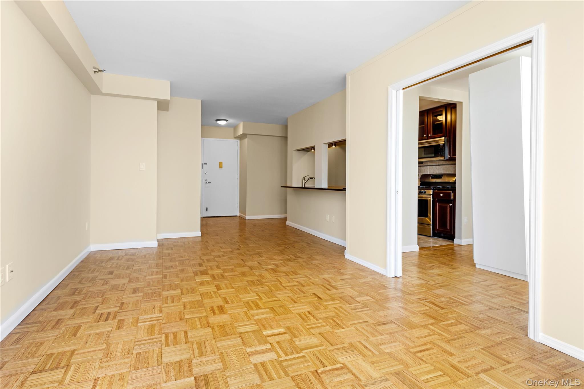 4-74 48Th Avenue Unit: 15C