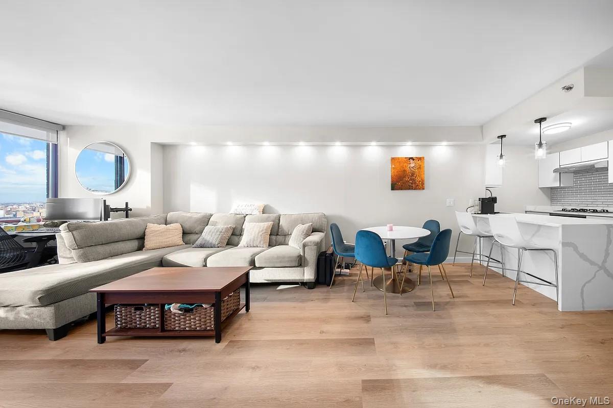 4-74 48th Avenue Unit: 35E
