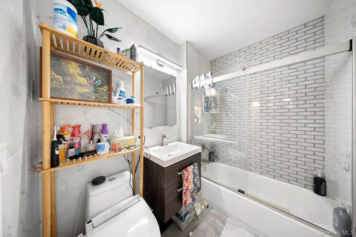 4-74 48th Avenue Unit: 35E