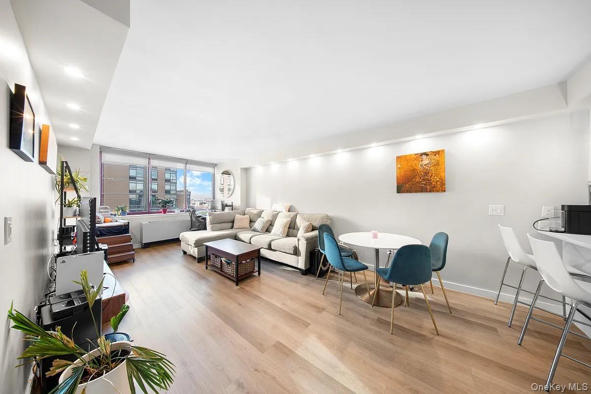 4-74 48th Avenue Unit: 35E