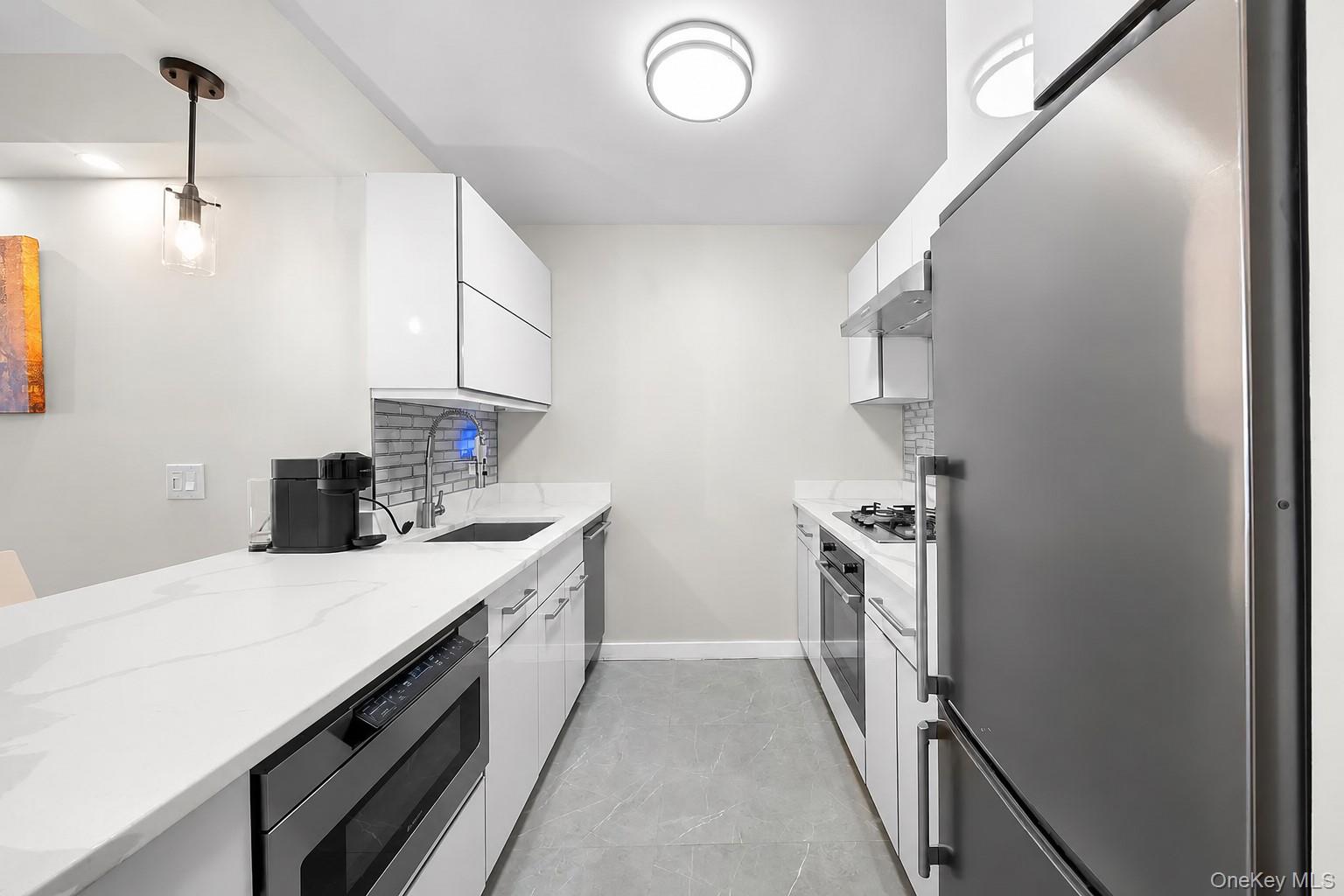 4-74 48th Avenue Unit: 35E
