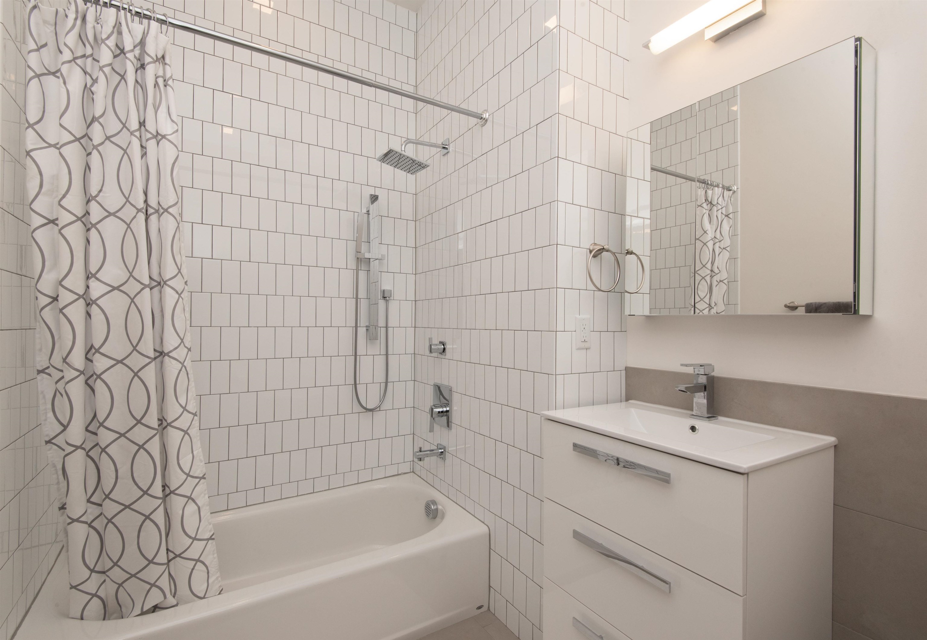 58 COLES ST Unit: 4B