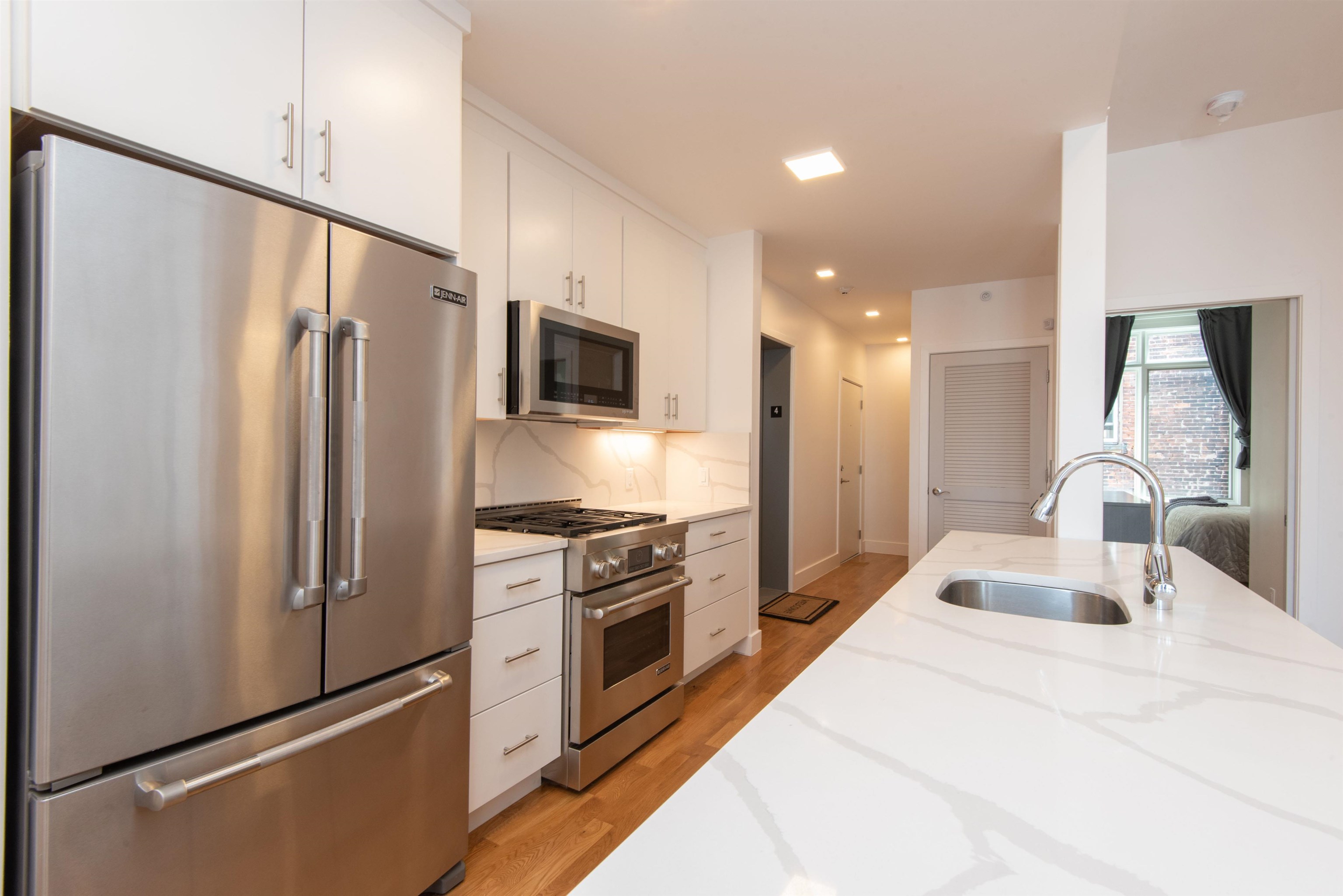 58 COLES ST Unit: 4B