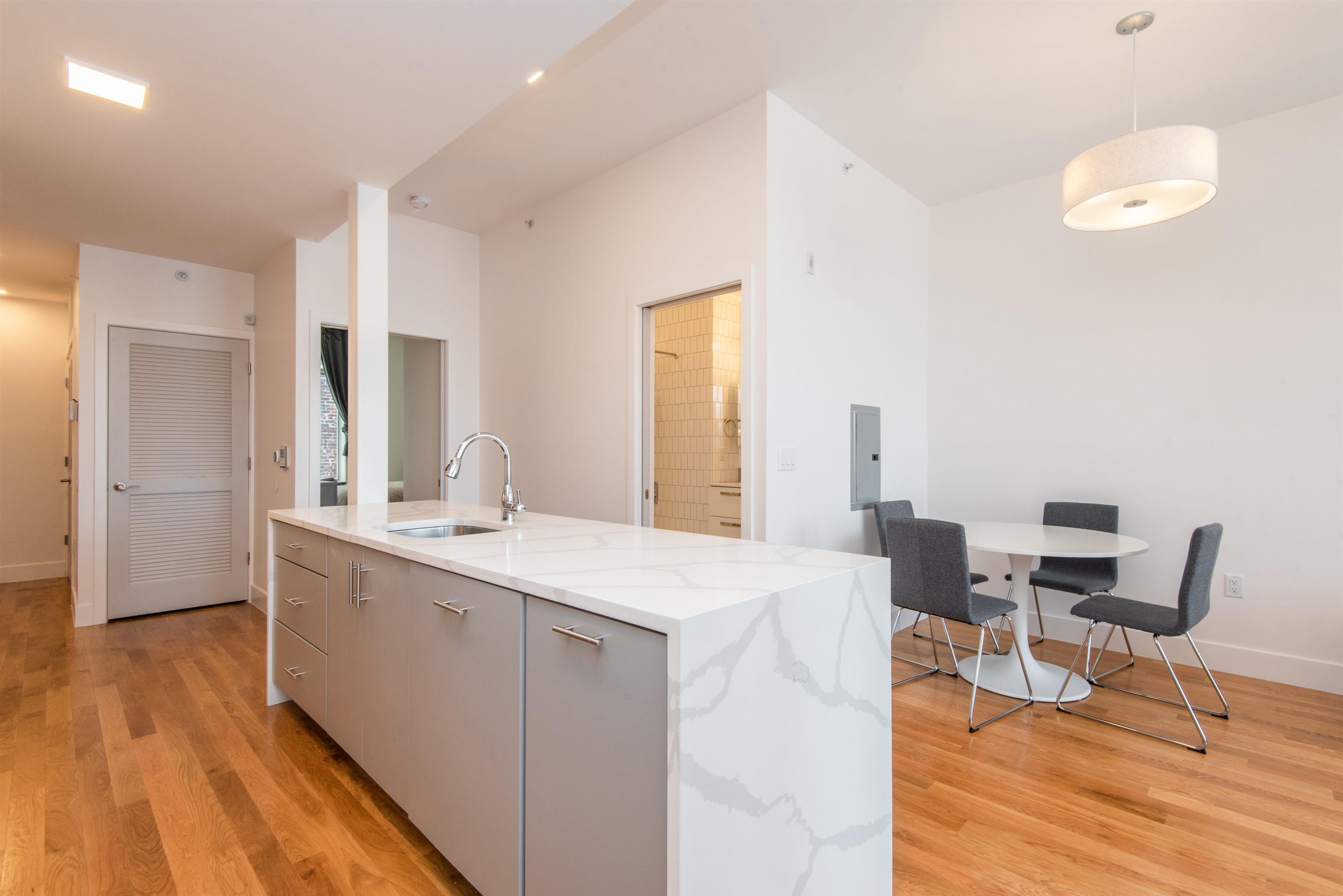 58 COLES ST Unit: 4B