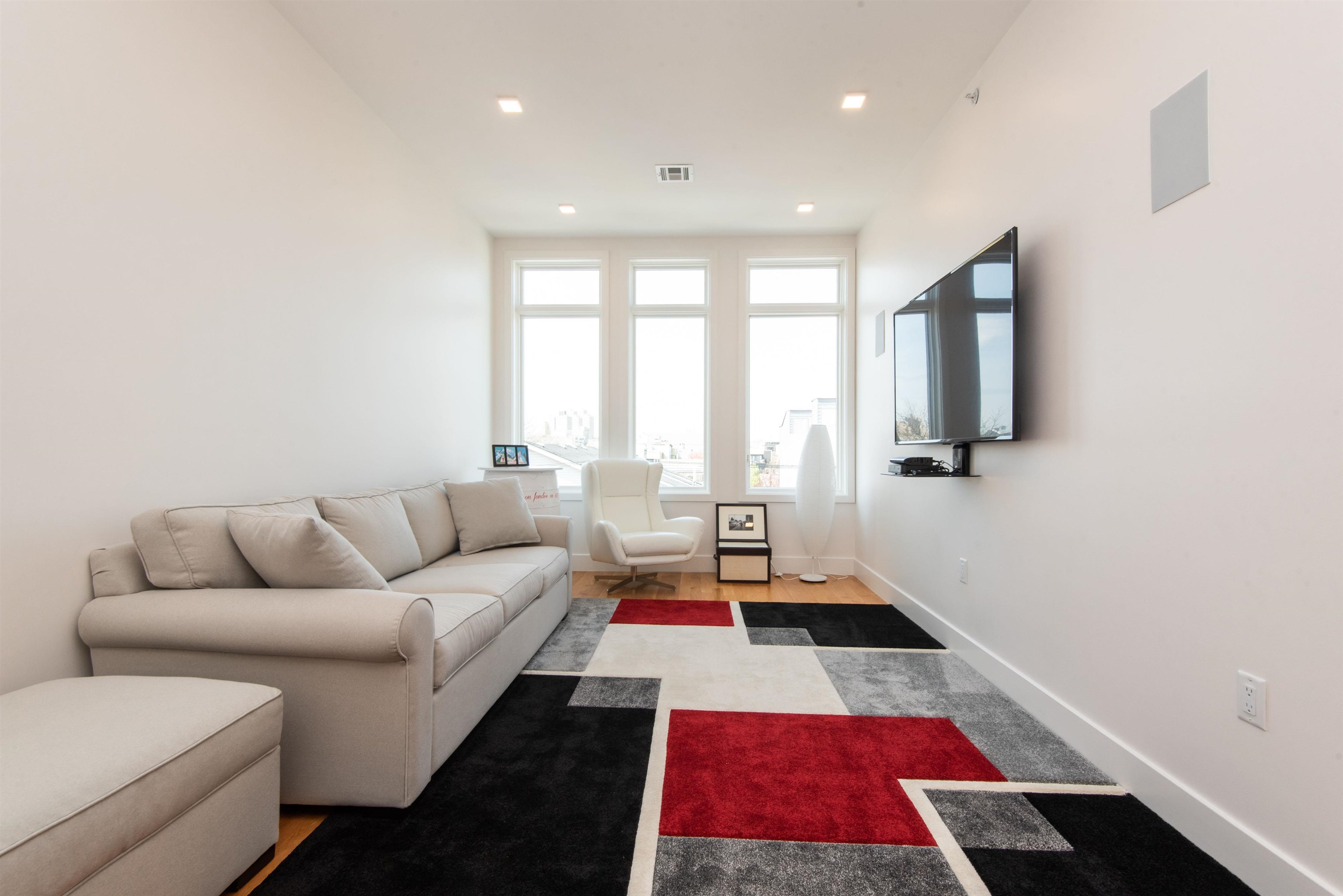 58 COLES ST Unit: 4B