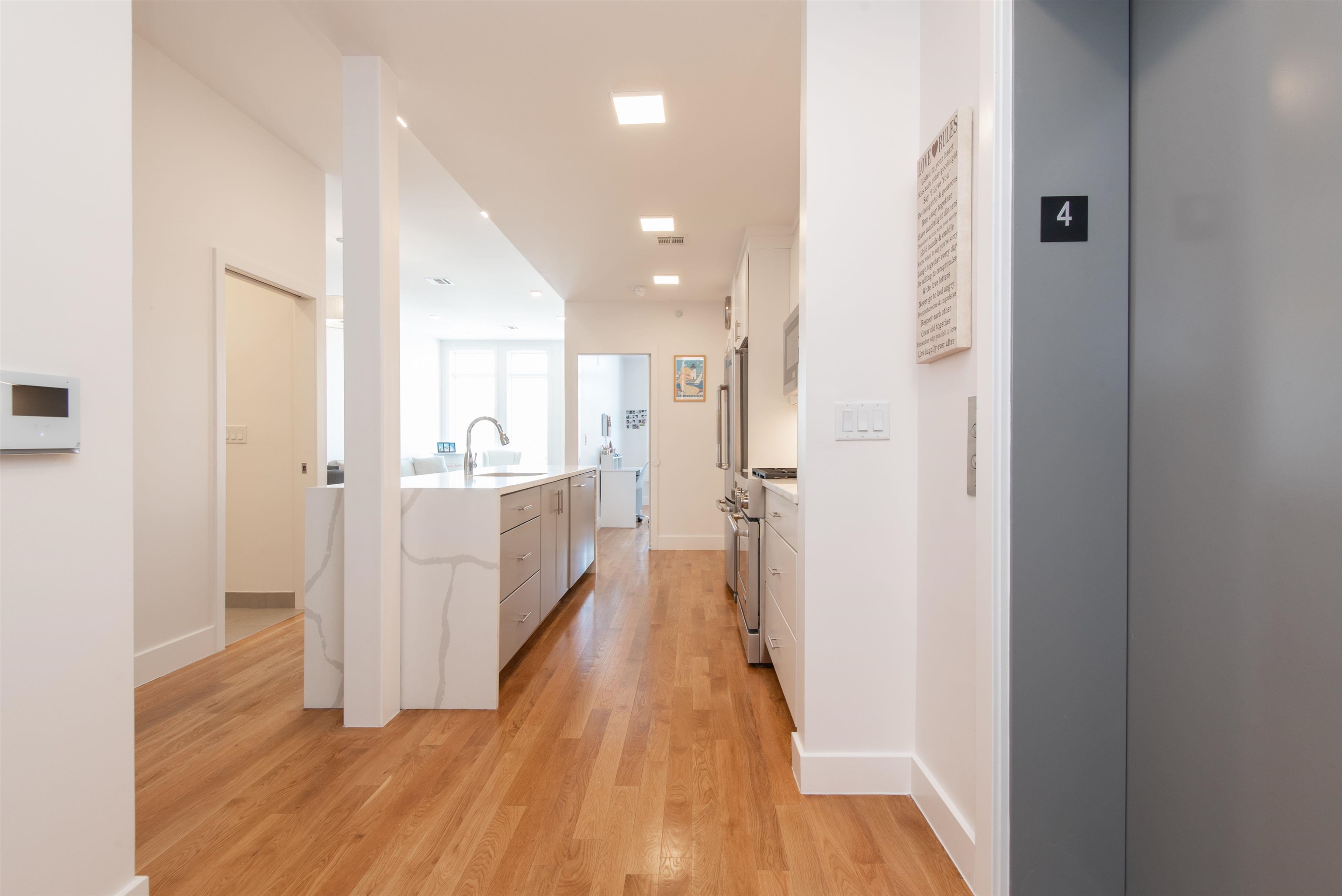 58 COLES ST Unit: 4B