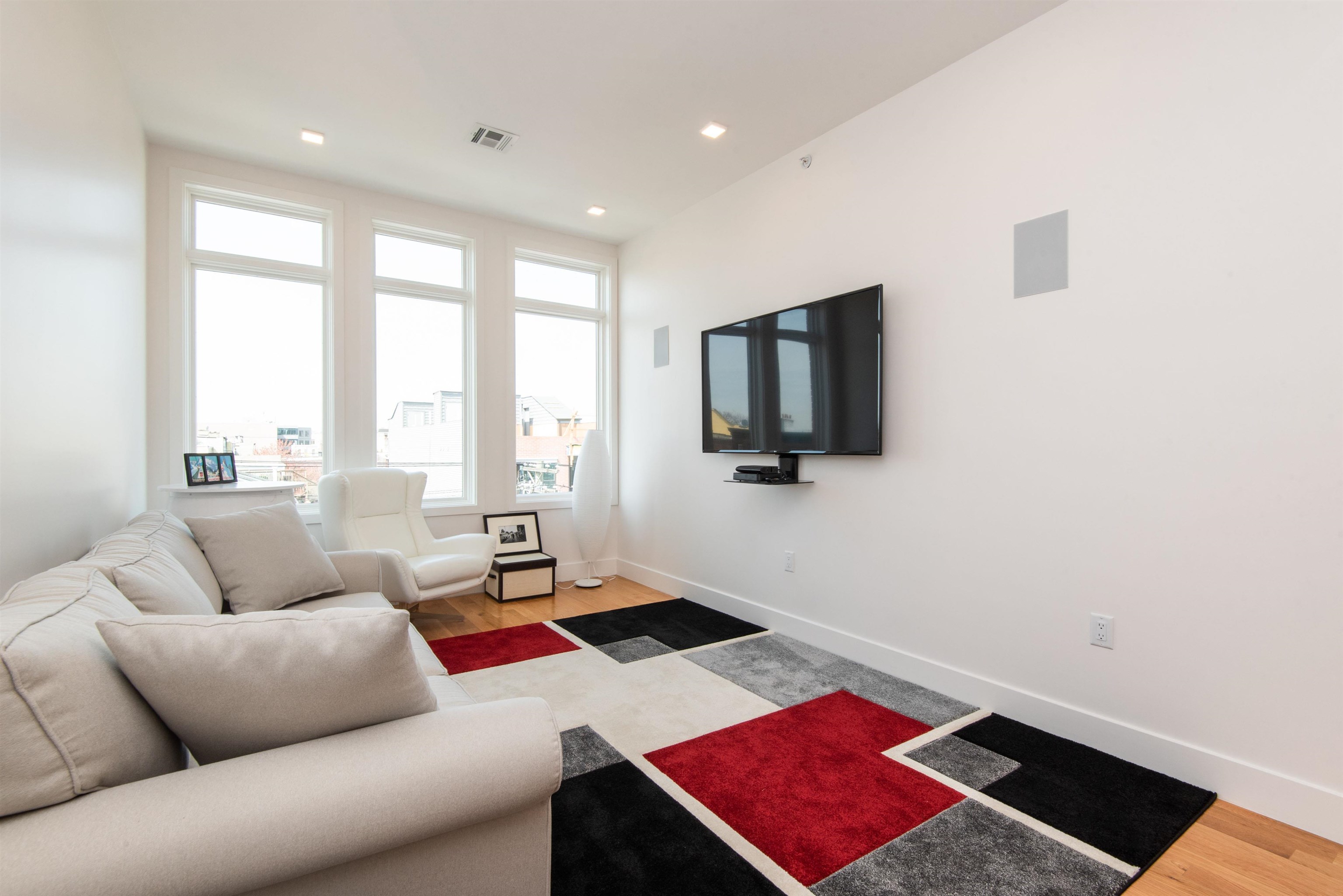 58 COLES ST Unit: 4B