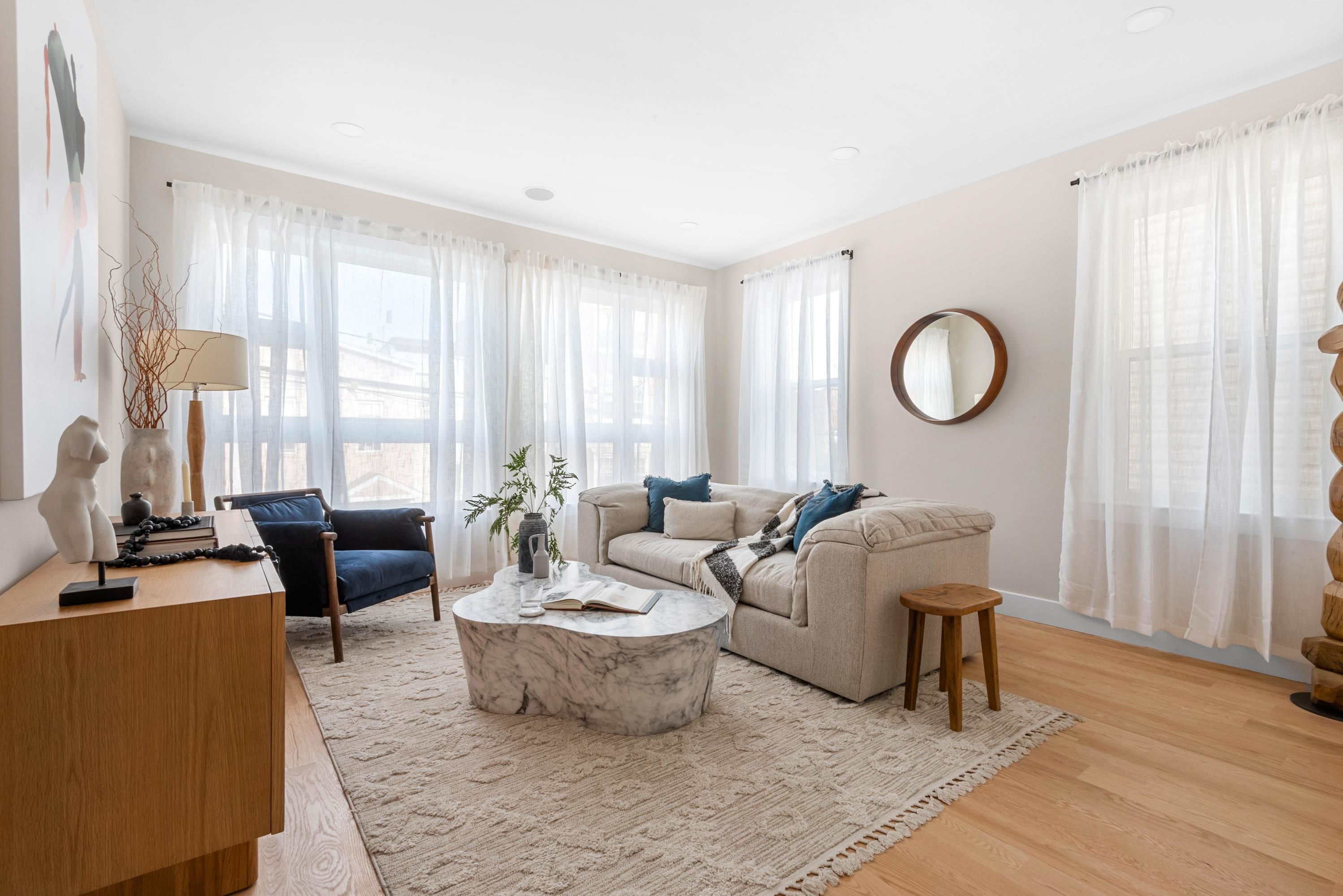 197 GRIFFITH ST Unit: 1