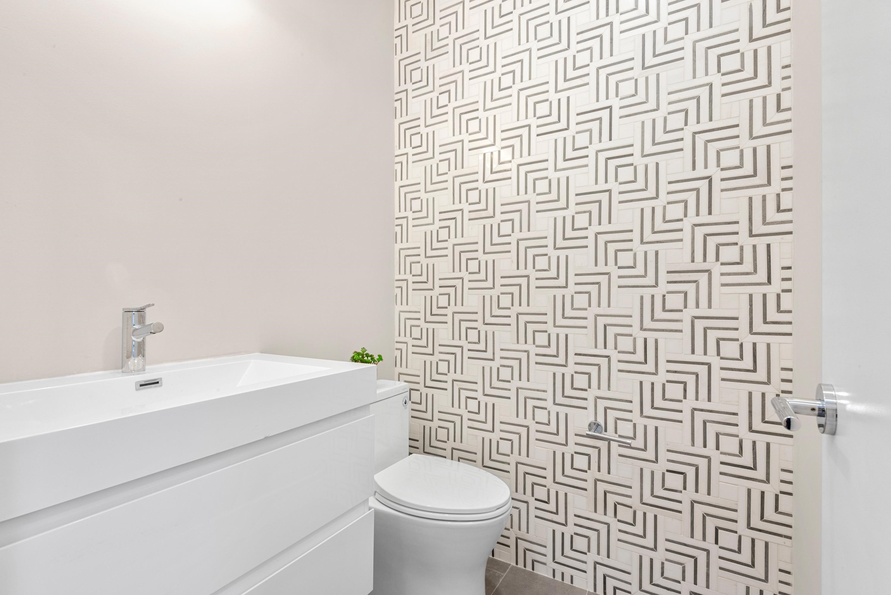 197 GRIFFITH ST Unit: 1