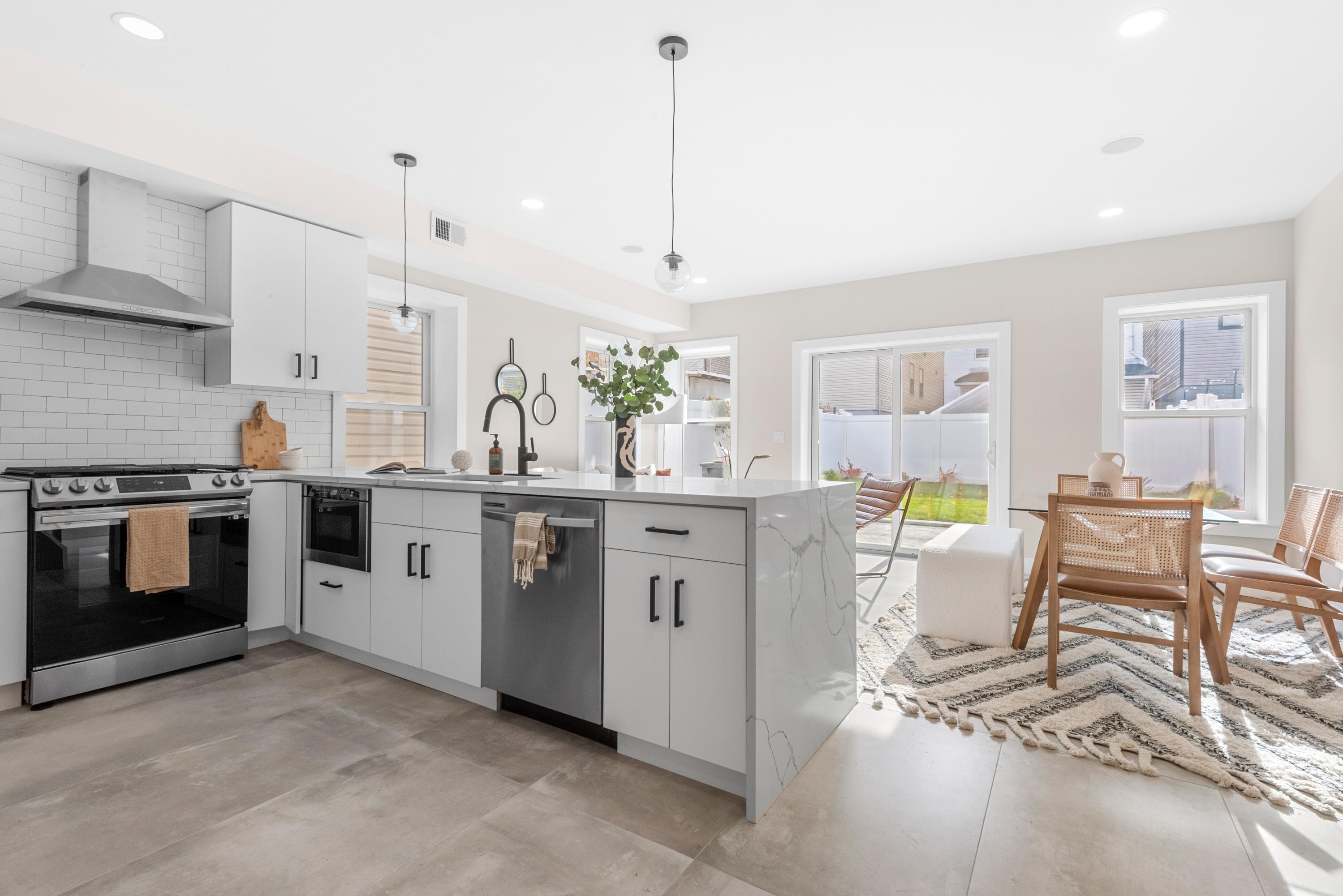 197 GRIFFITH ST Unit: 1