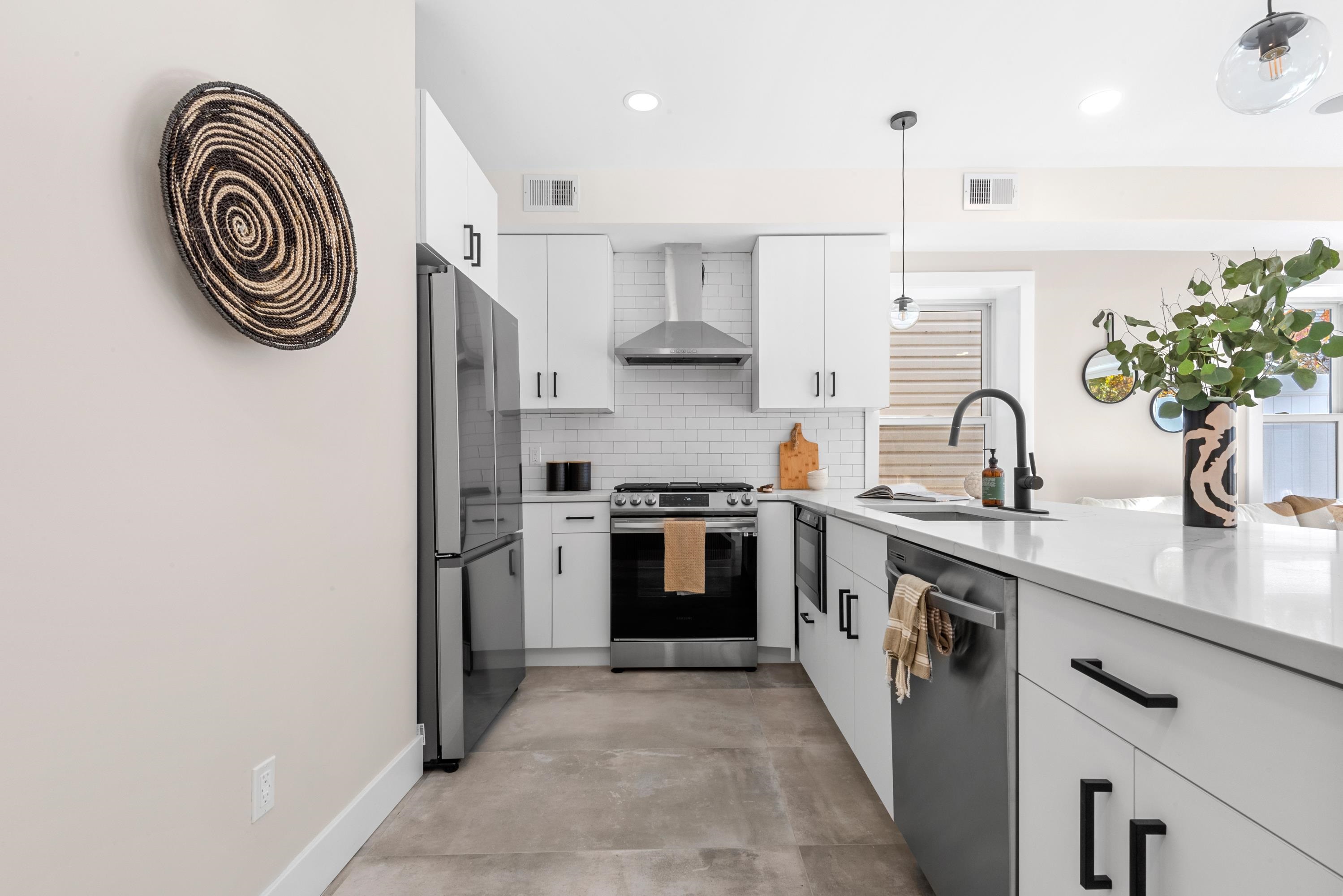 197 GRIFFITH ST Unit: 1