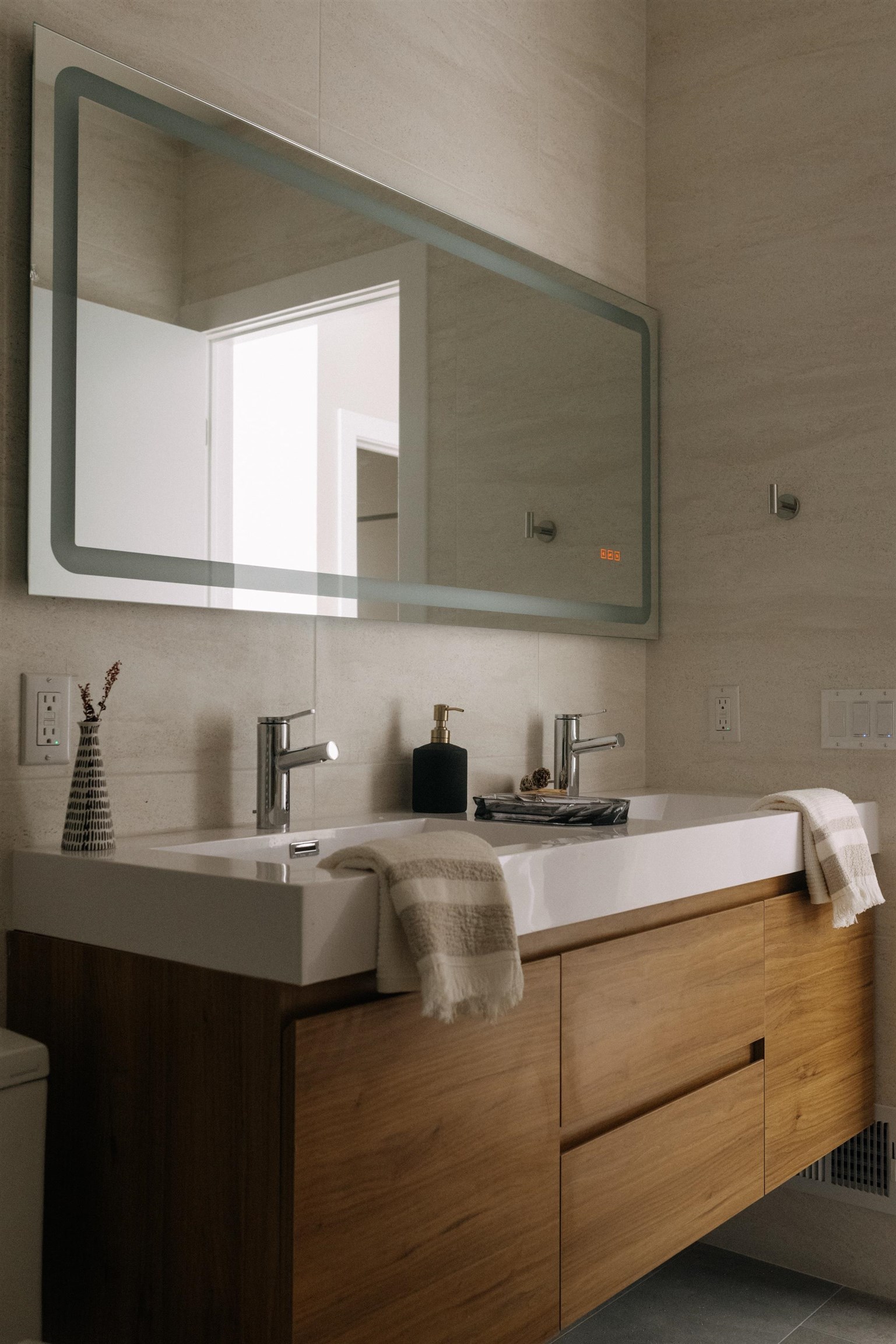 197 GRIFFITH ST Unit: 1