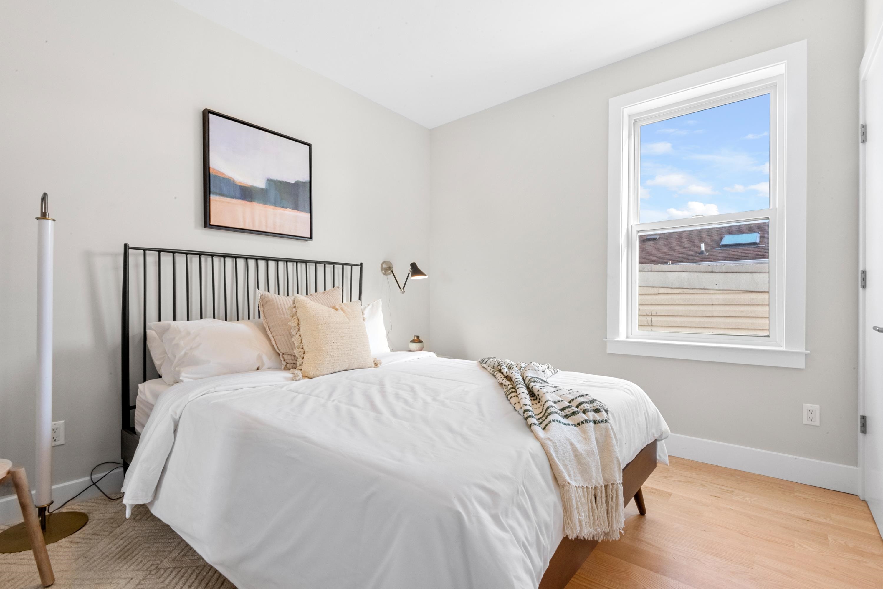 197 GRIFFITH ST Unit: 2