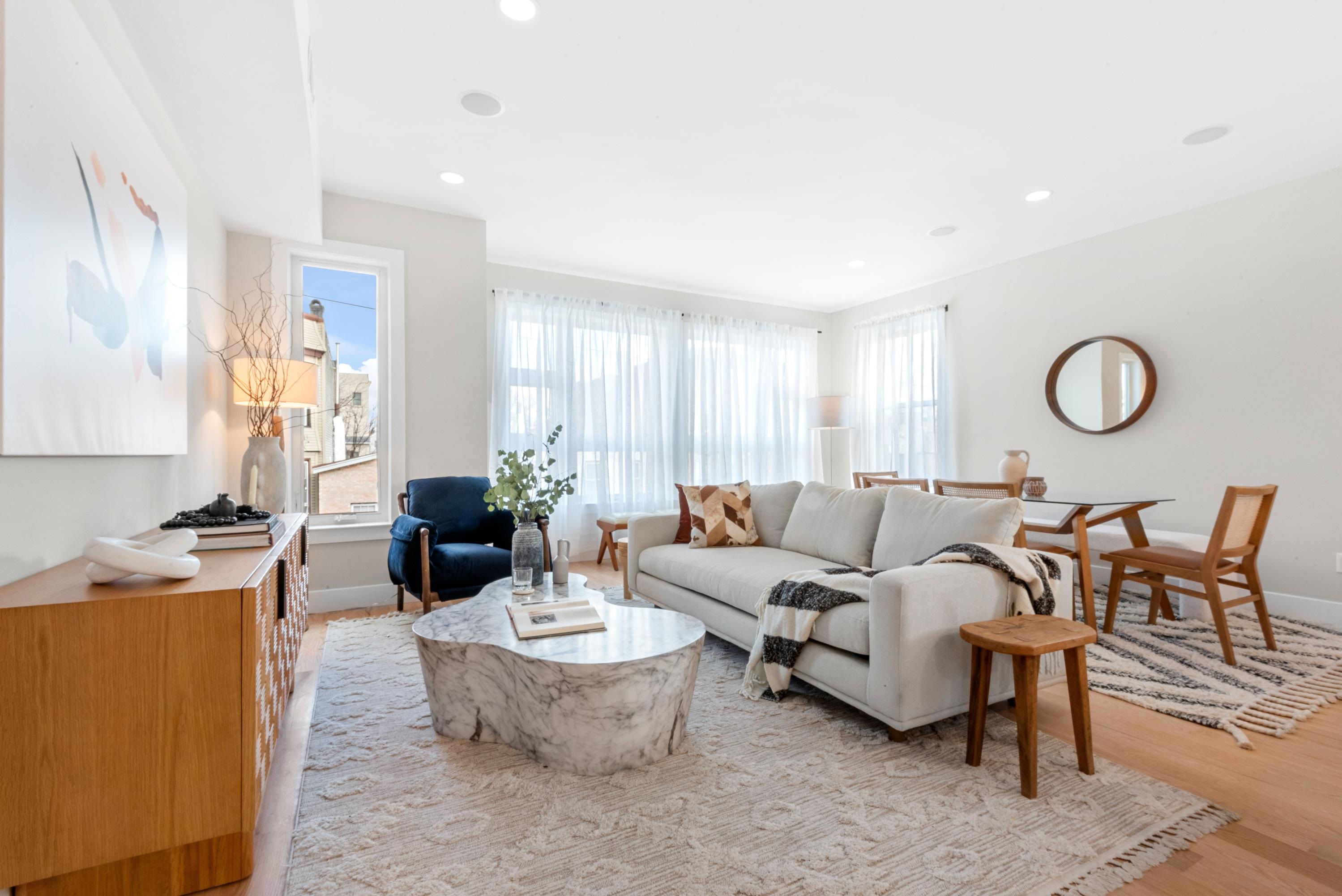 197 GRIFFITH ST Unit: 2