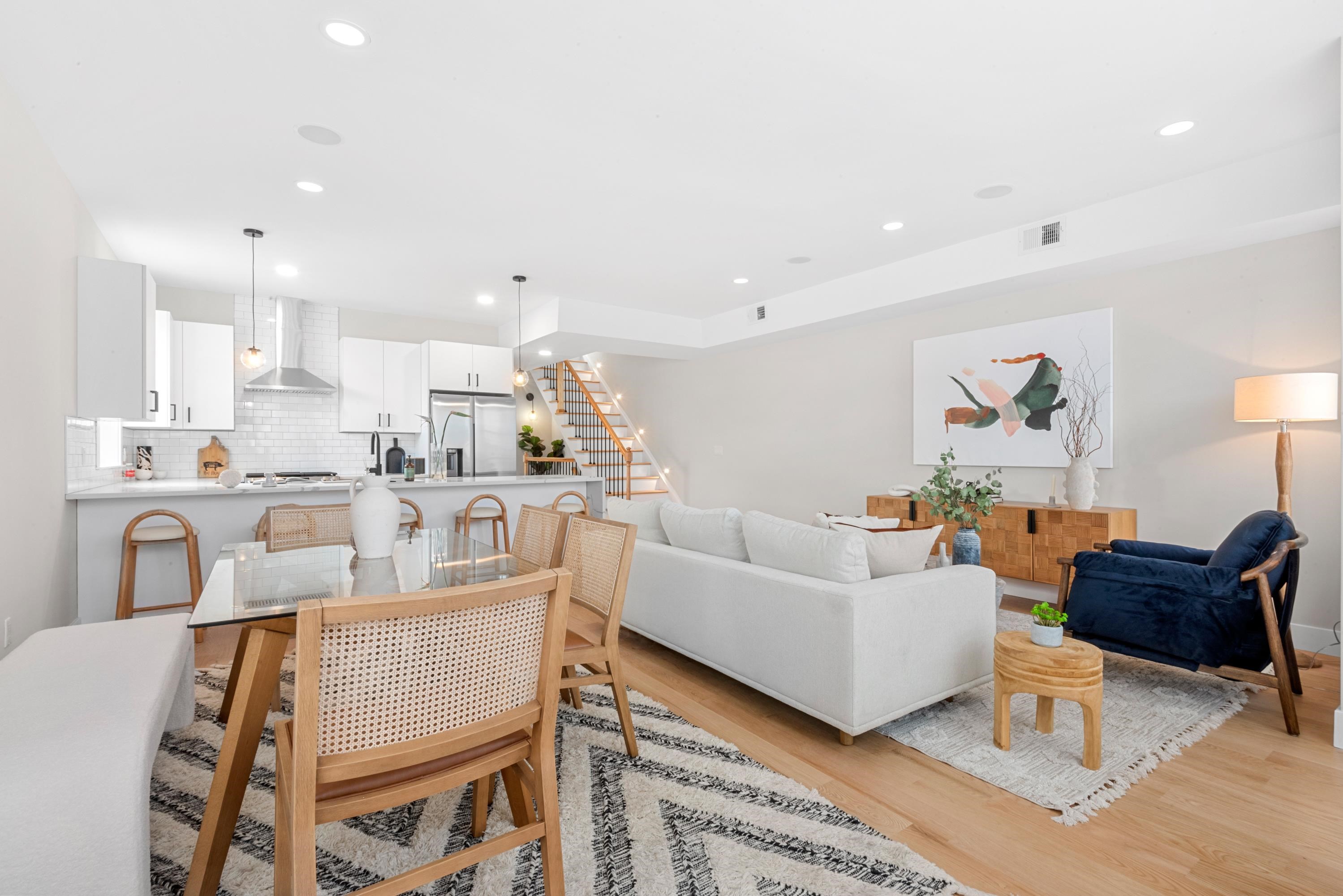 197 GRIFFITH ST Unit: 2