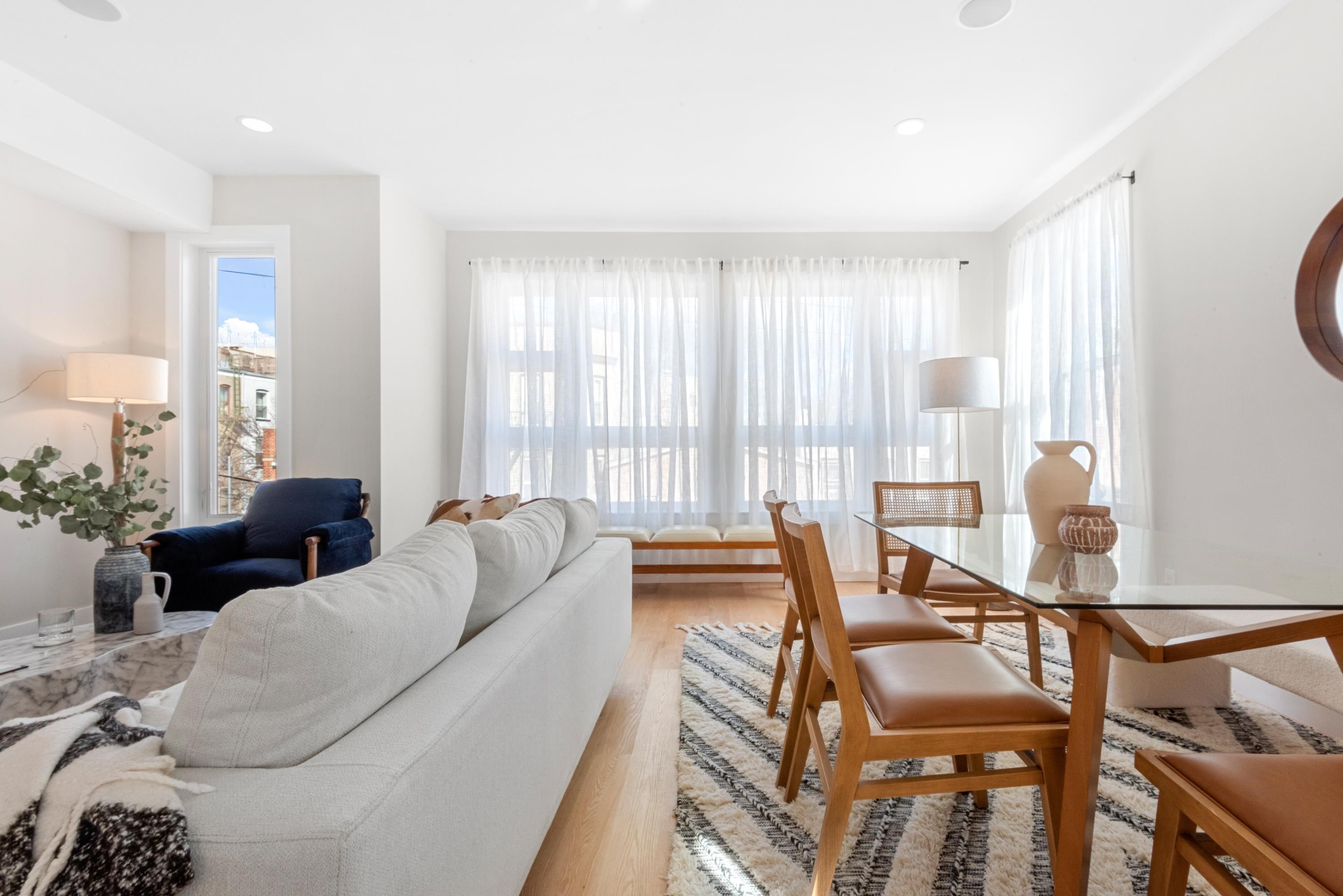 197 GRIFFITH ST Unit: 2