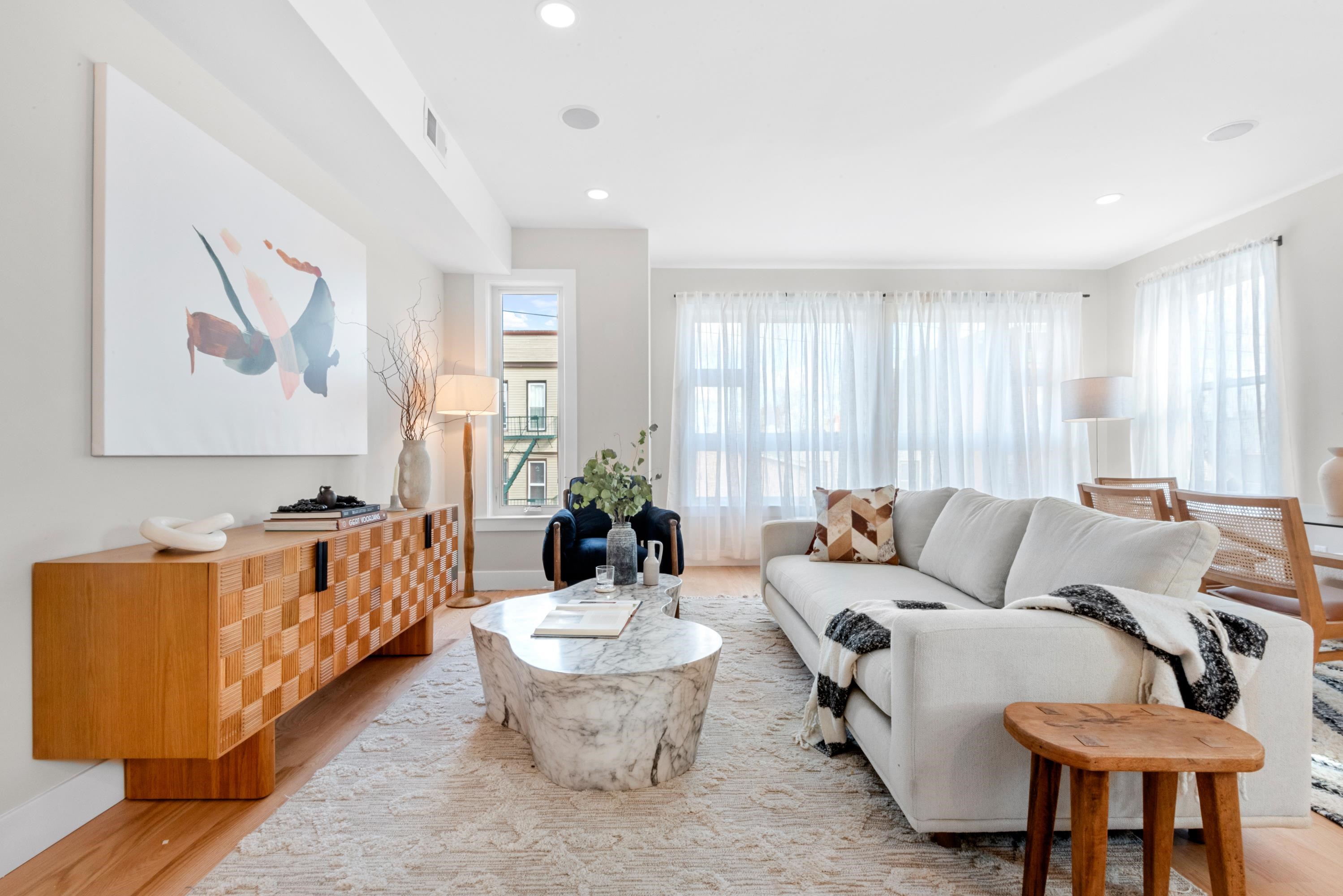 197 GRIFFITH ST Unit: 2