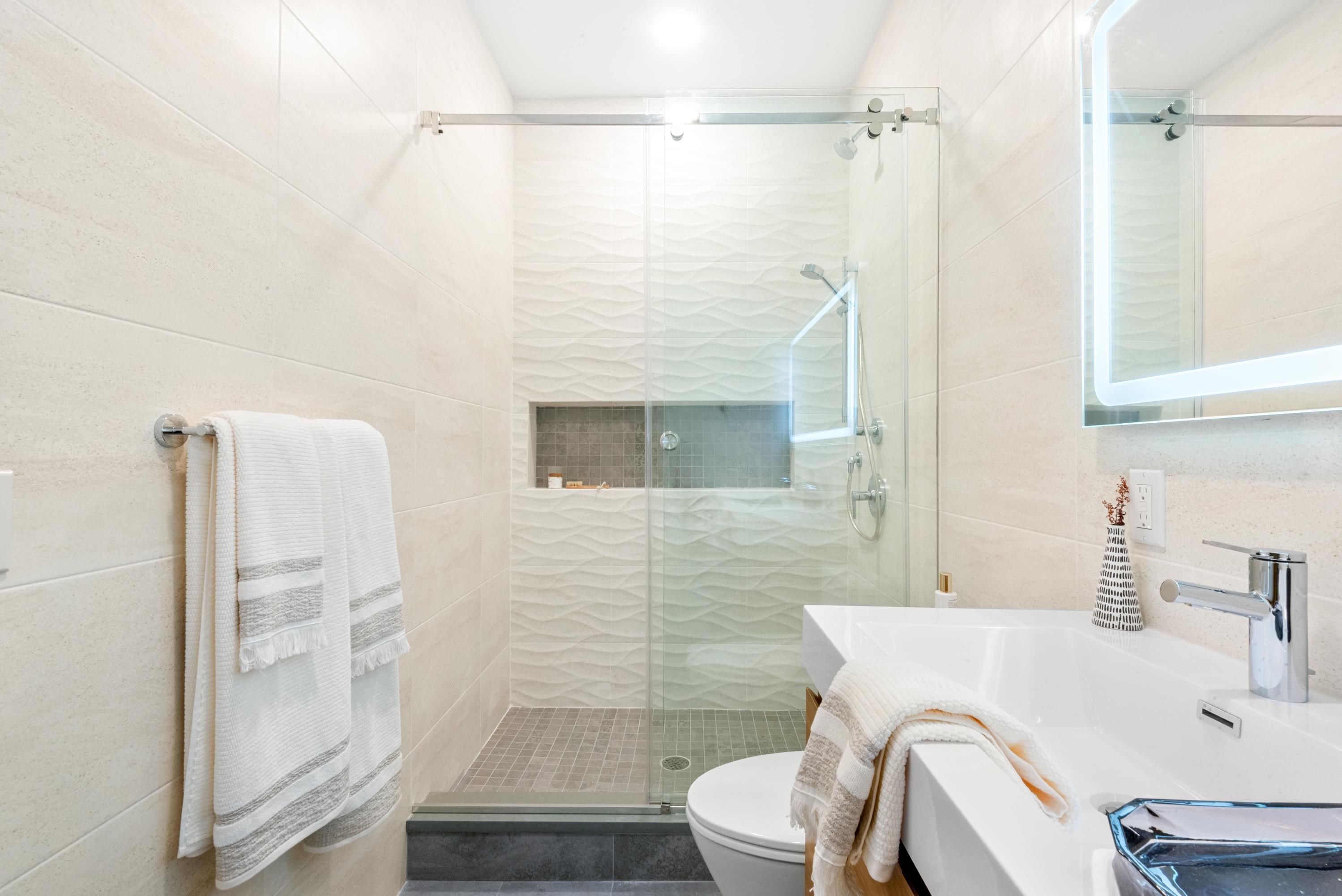 197 GRIFFITH ST Unit: 2