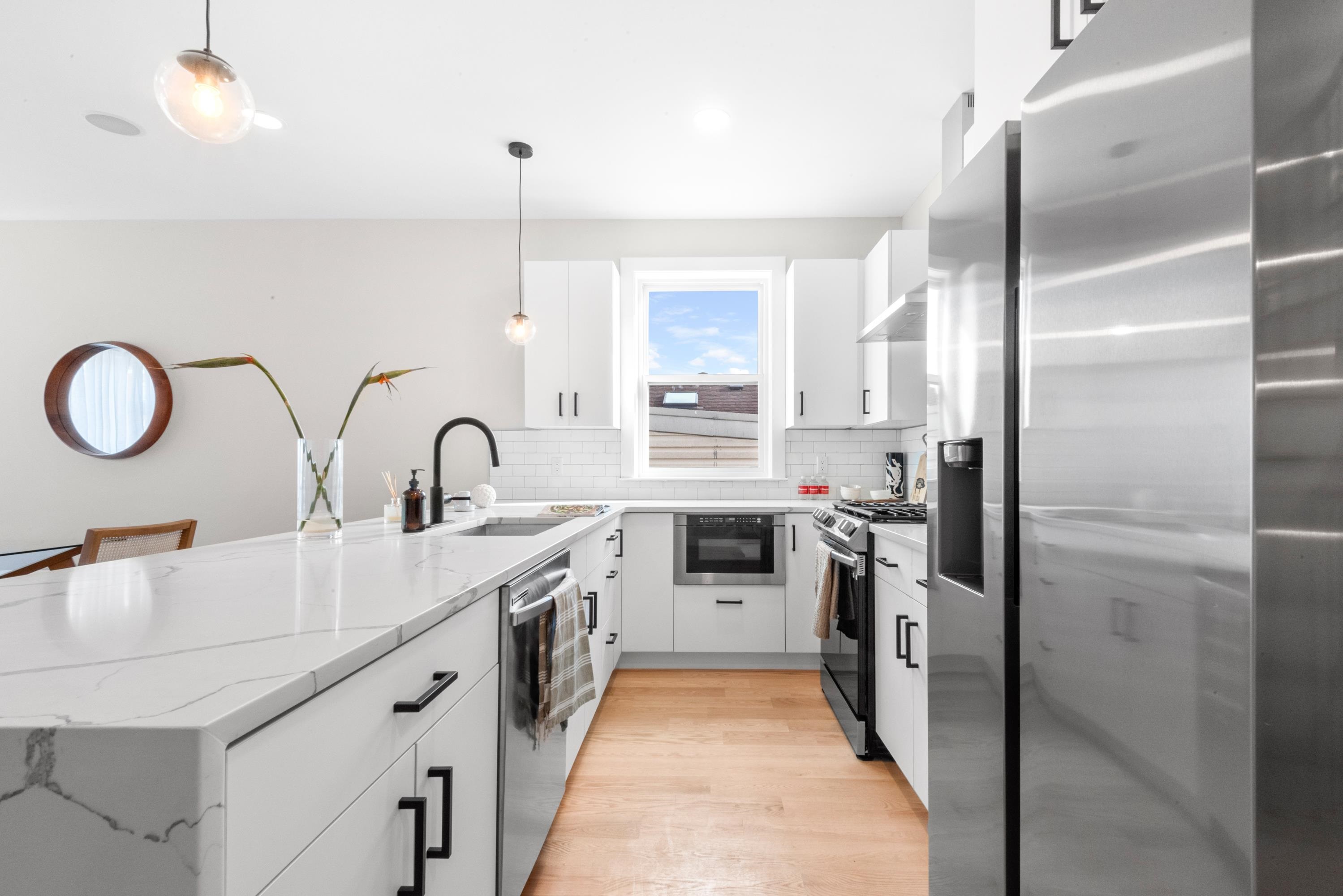 197 GRIFFITH ST Unit: 2