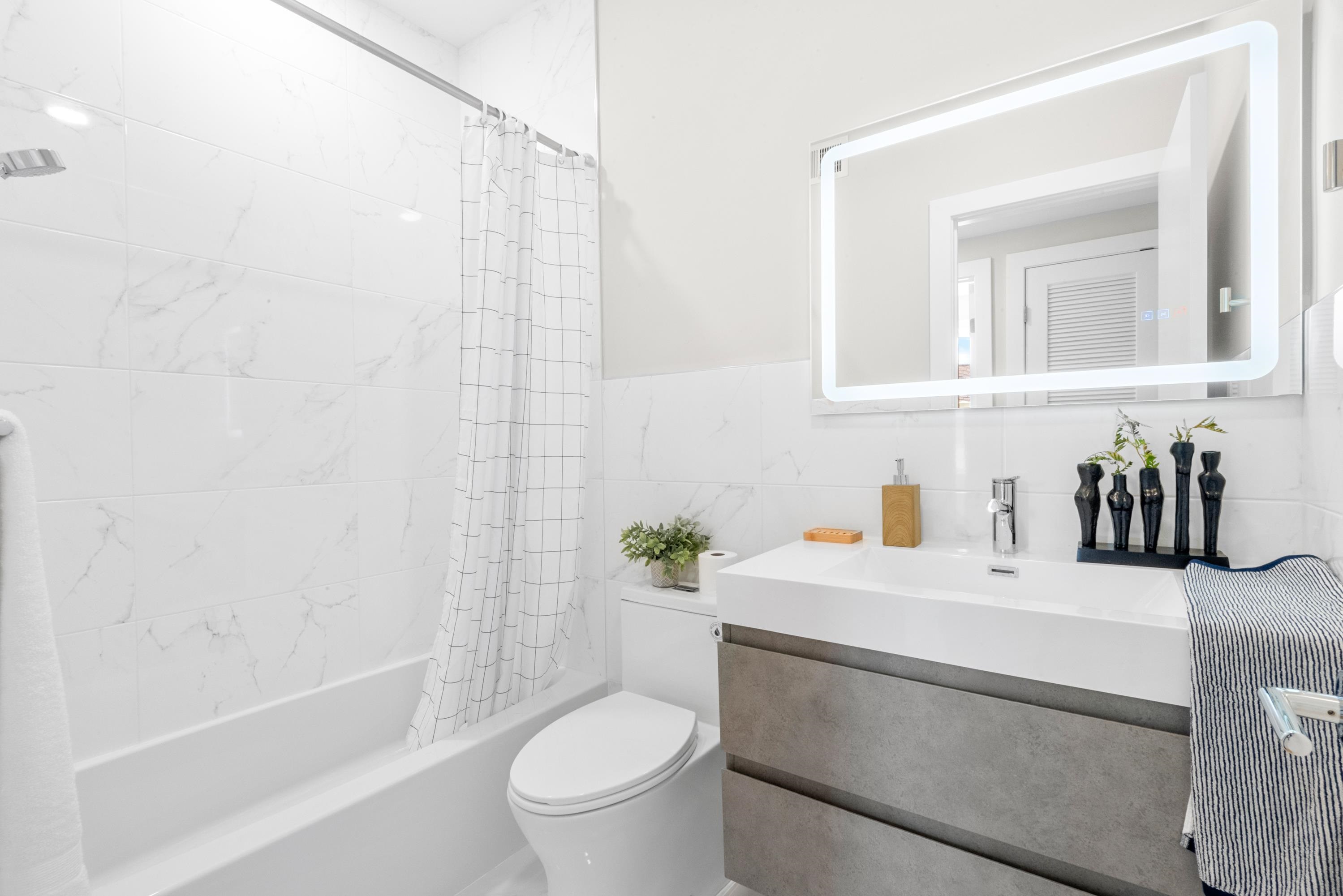 197 GRIFFITH ST Unit: 2