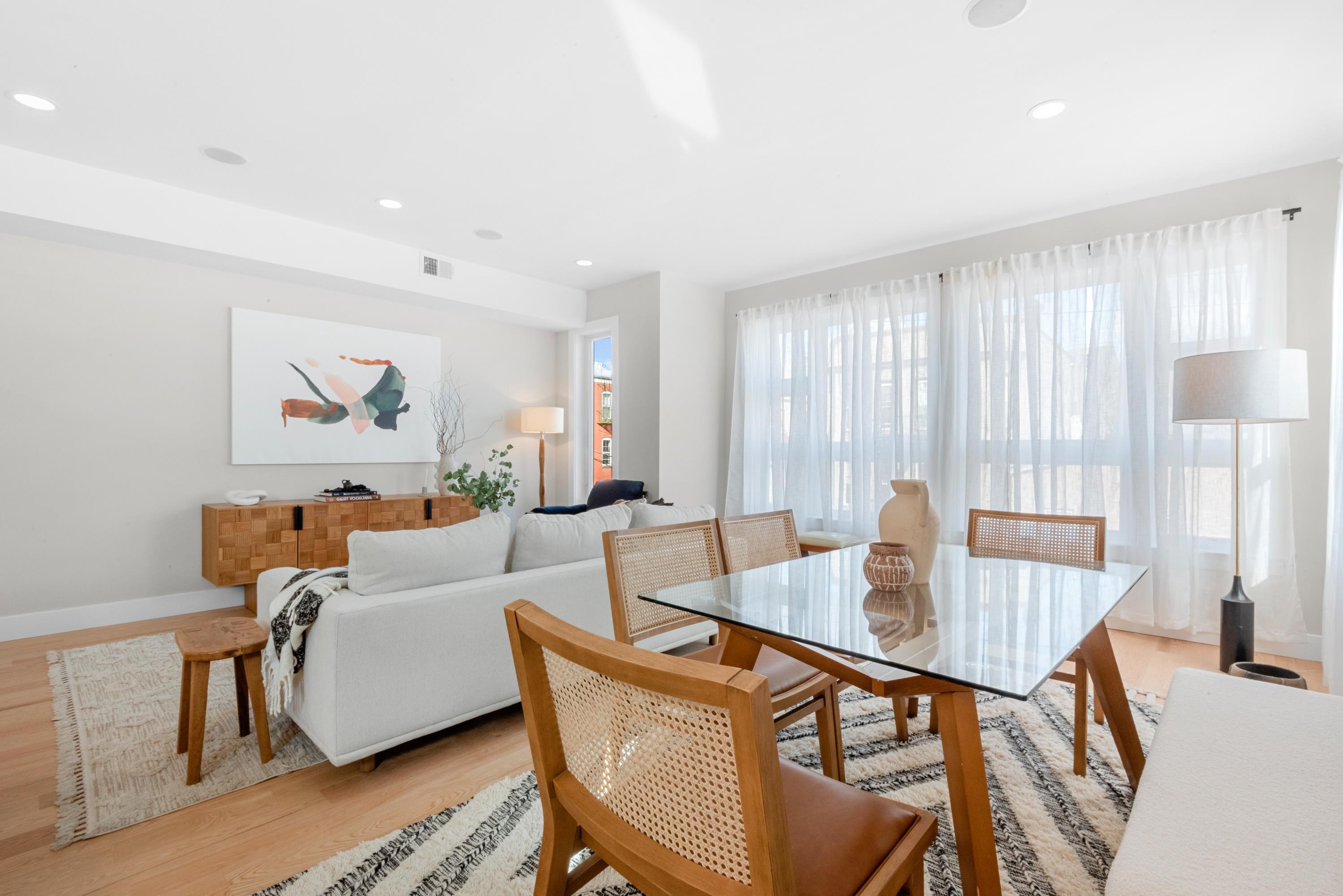 197 GRIFFITH ST Unit: 2