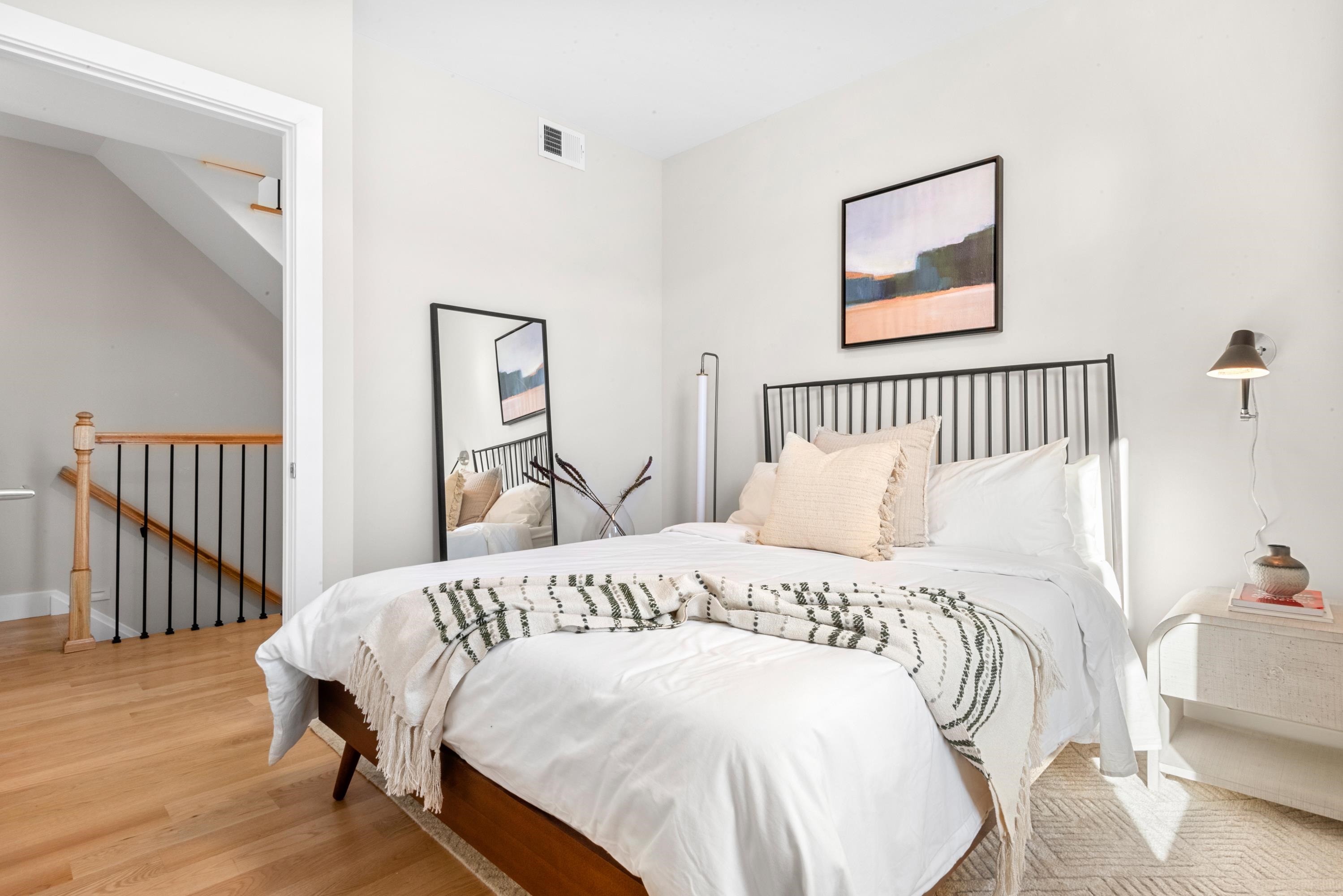 197 GRIFFITH ST Unit: 2