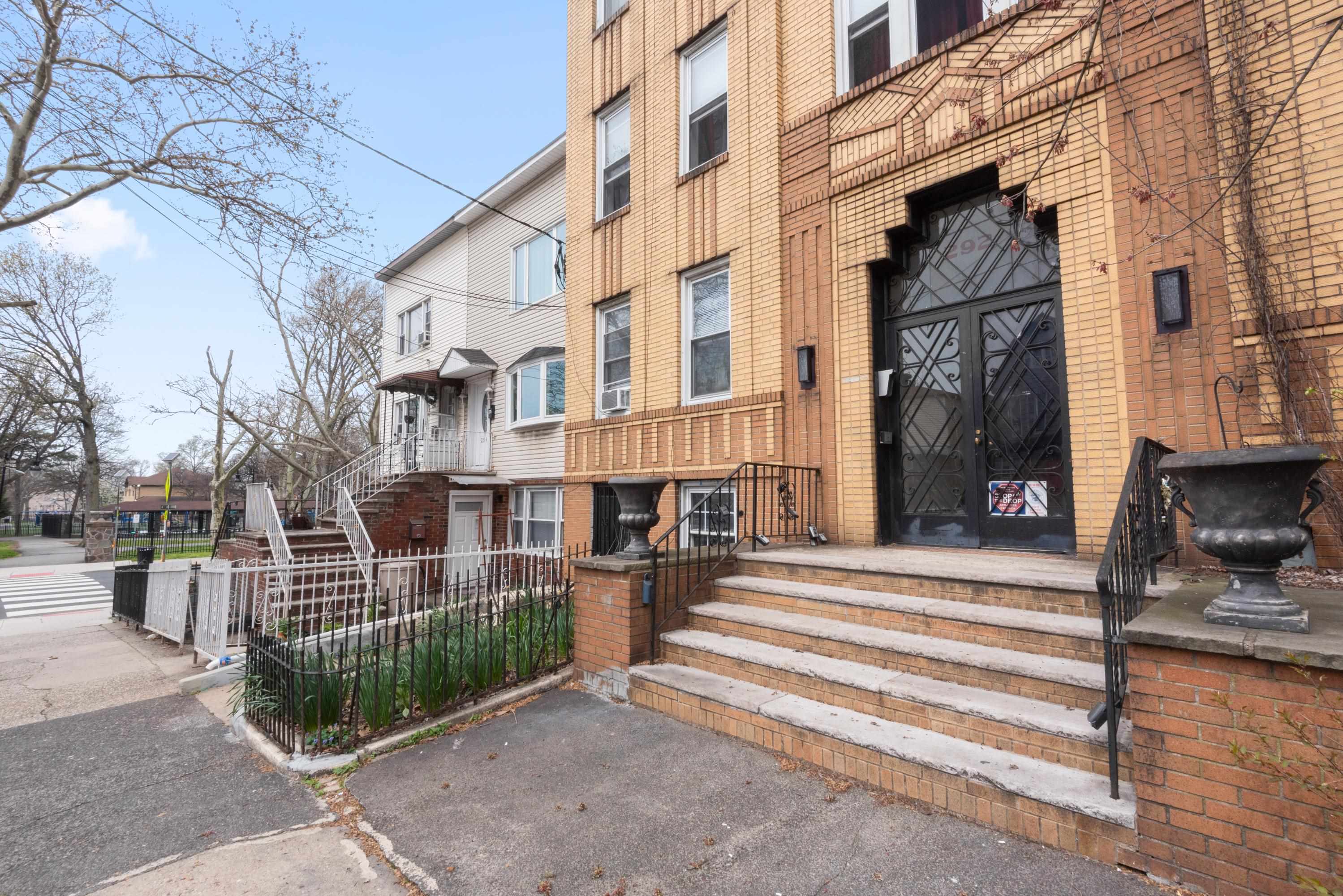 292 HARRISON AVE Unit: C3