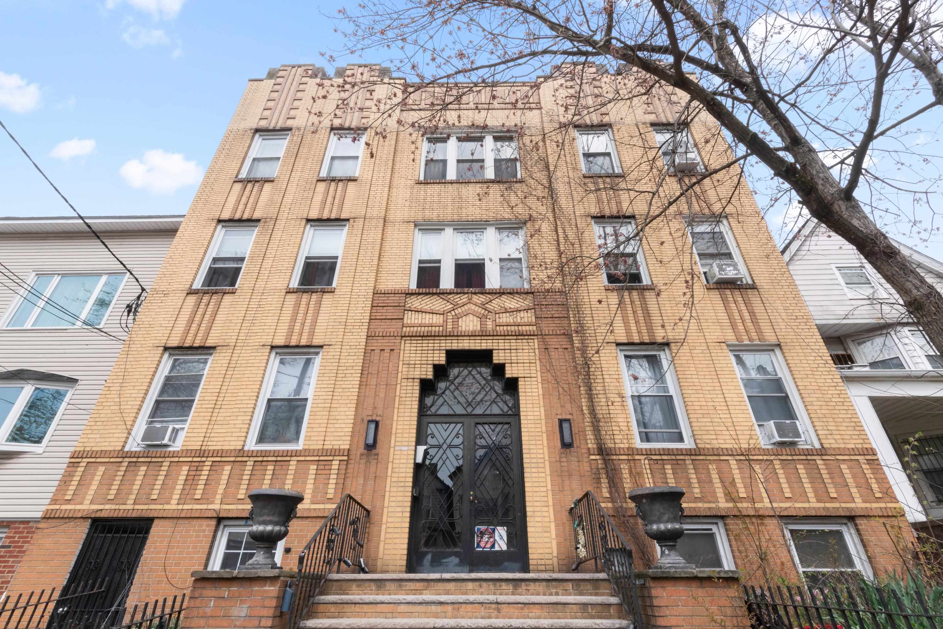 292 HARRISON AVE Unit: C3
