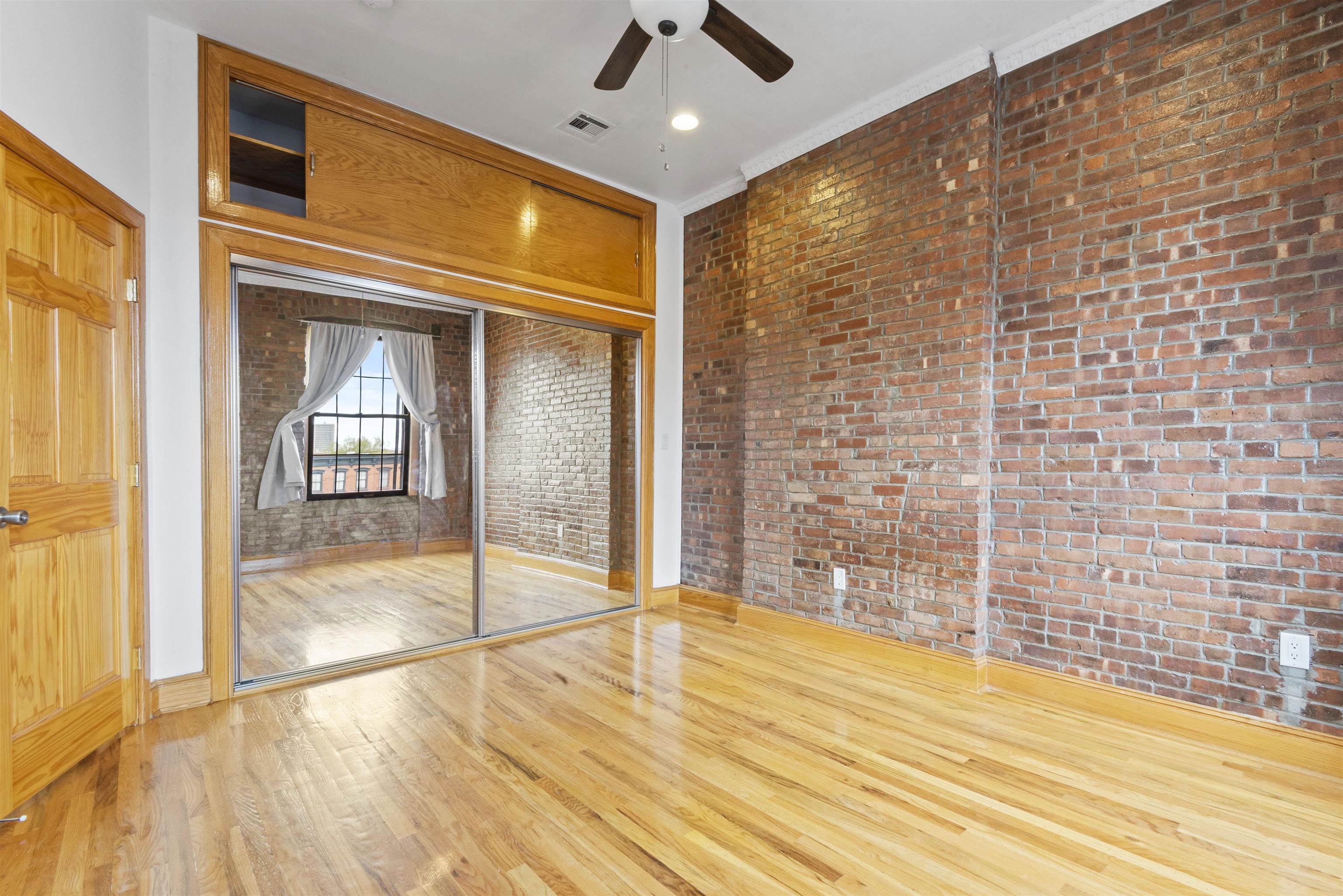 180 NEWARK AVE Unit: 6