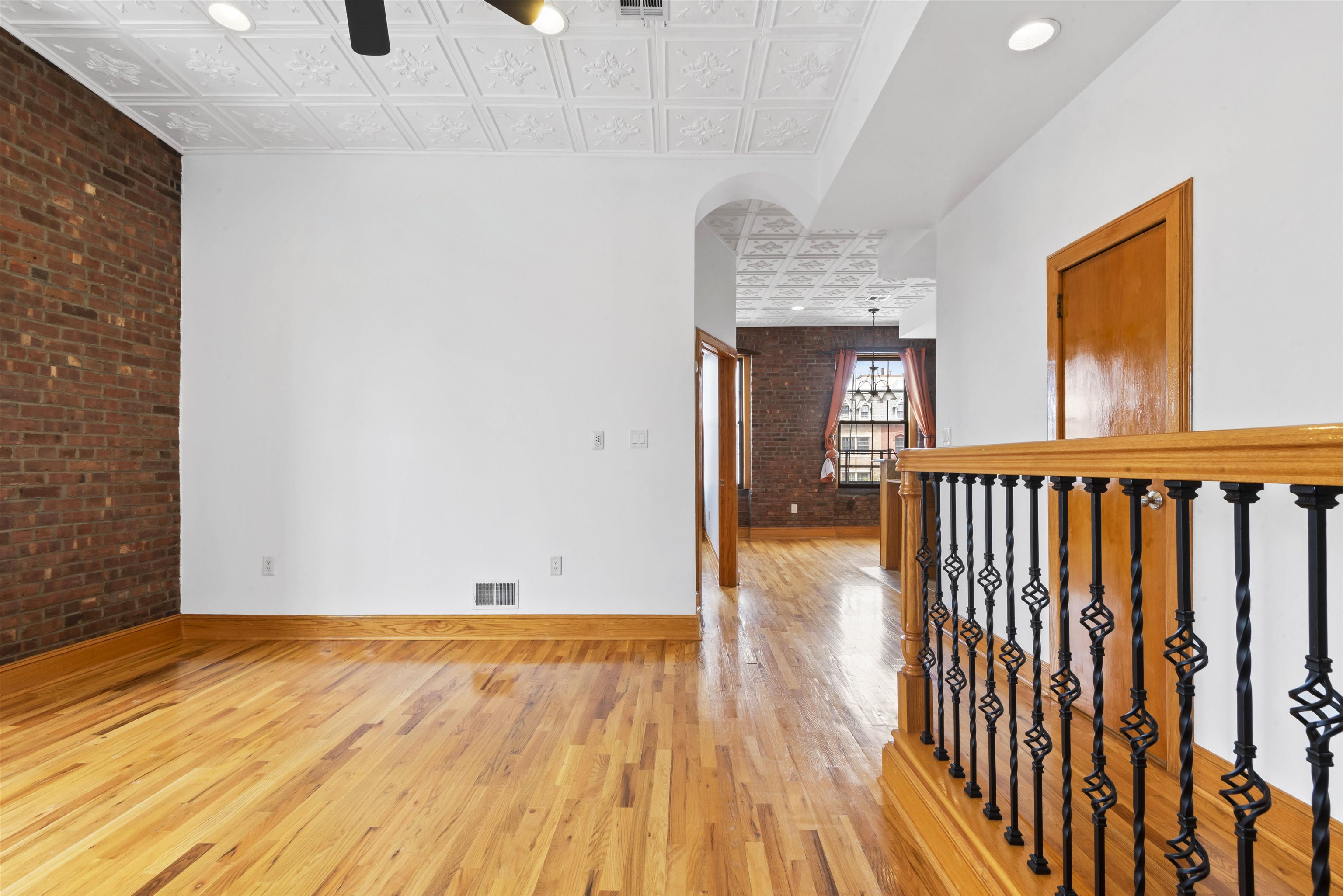 180 NEWARK AVE Unit: 6