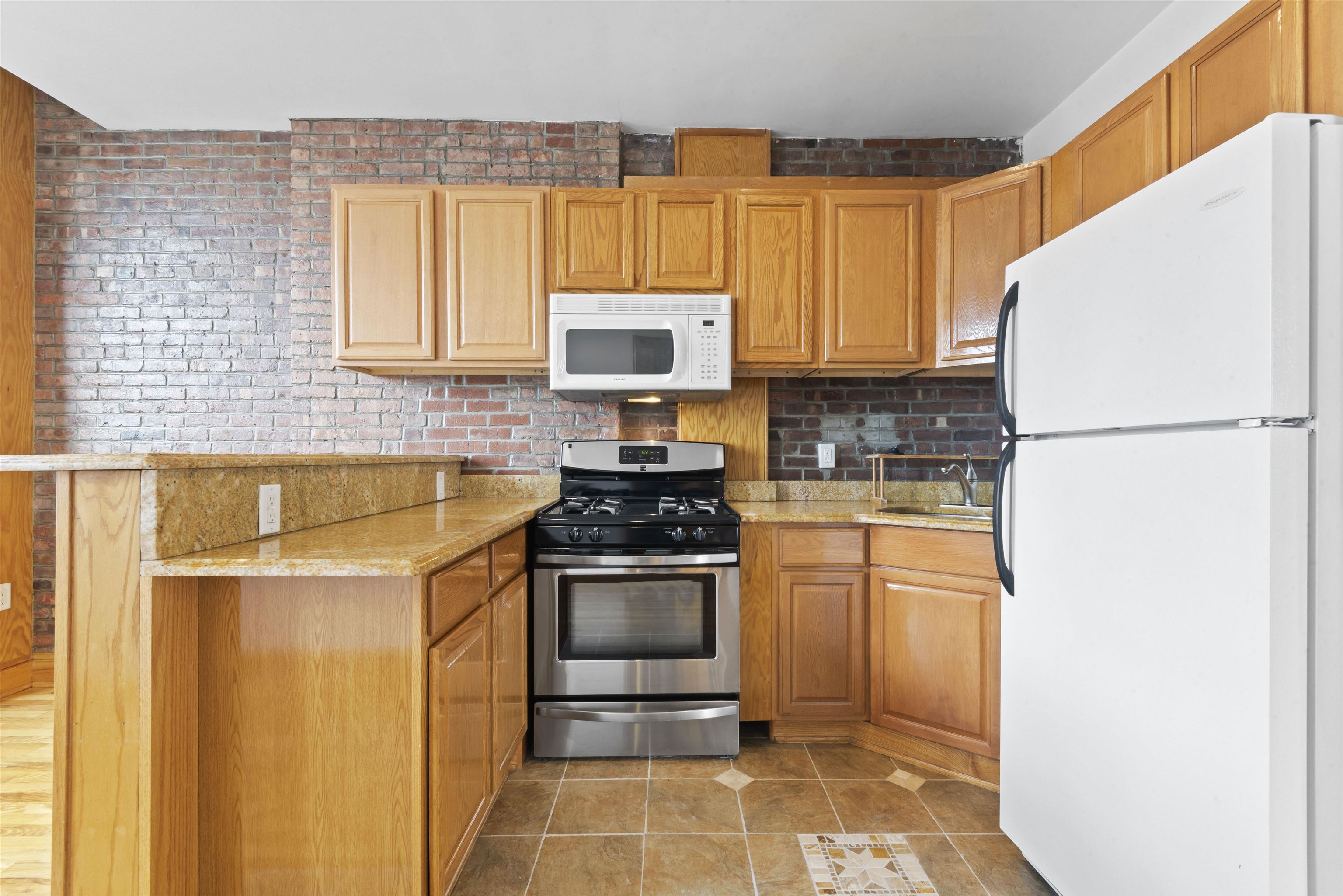 180 NEWARK AVE Unit: 6