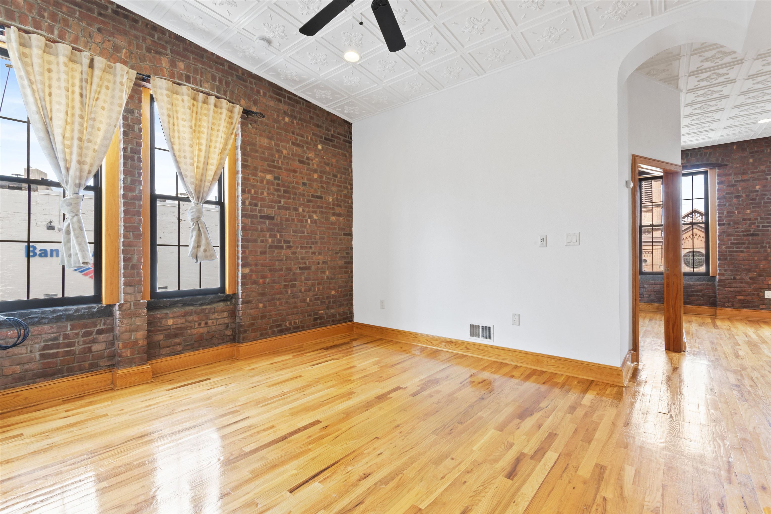 180 NEWARK AVE Unit: 6