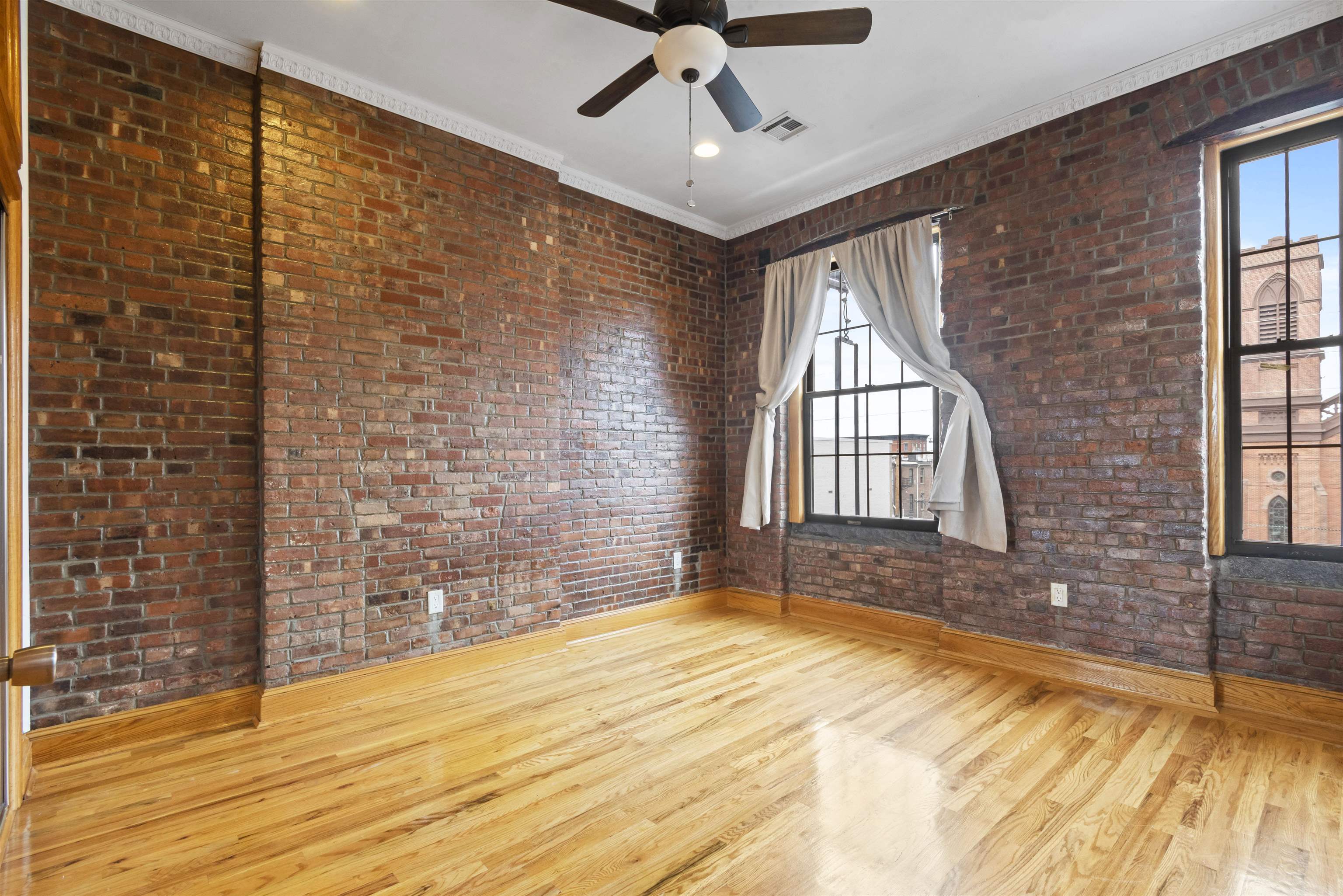 180 NEWARK AVE Unit: 6