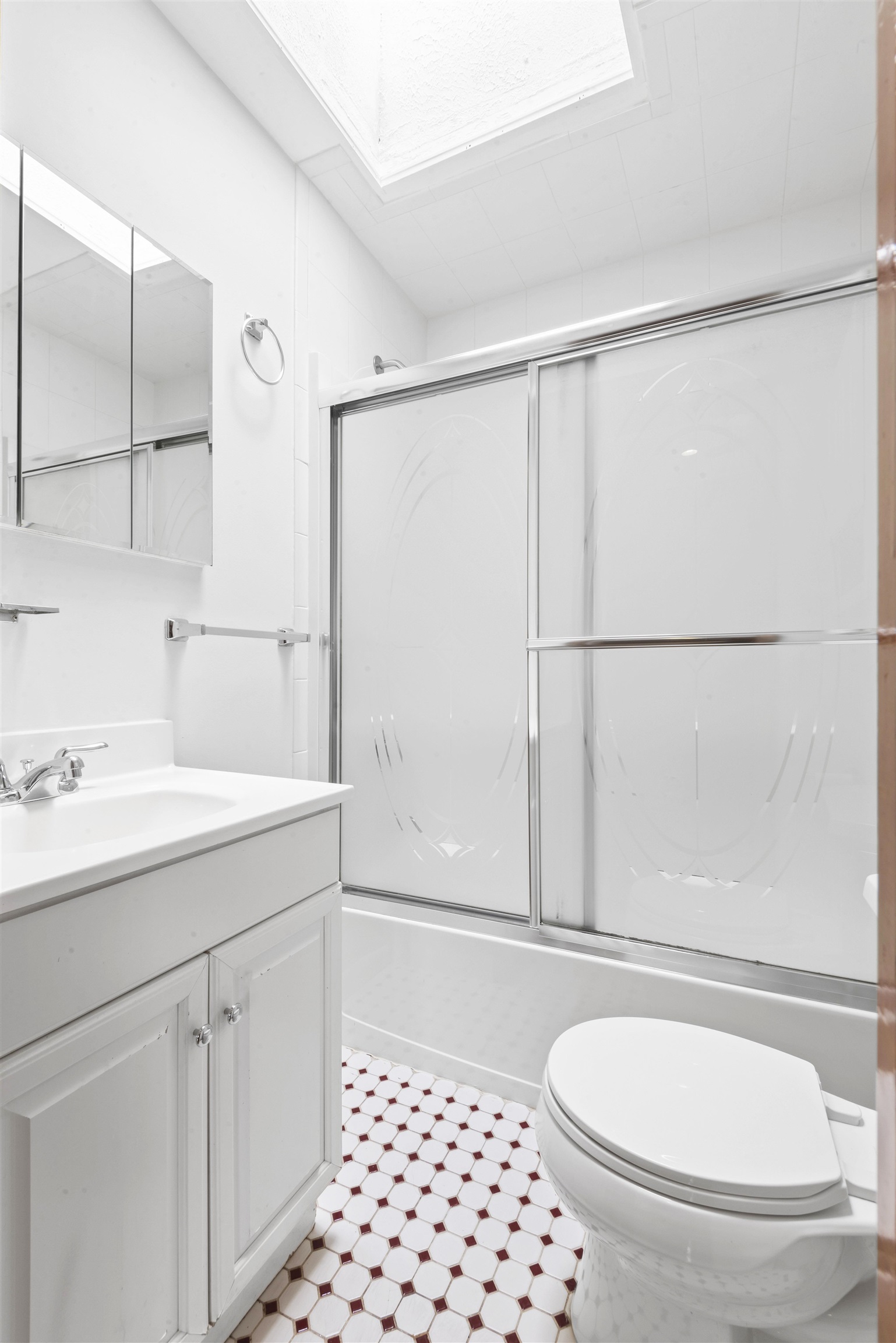 180 NEWARK AVE Unit: 6