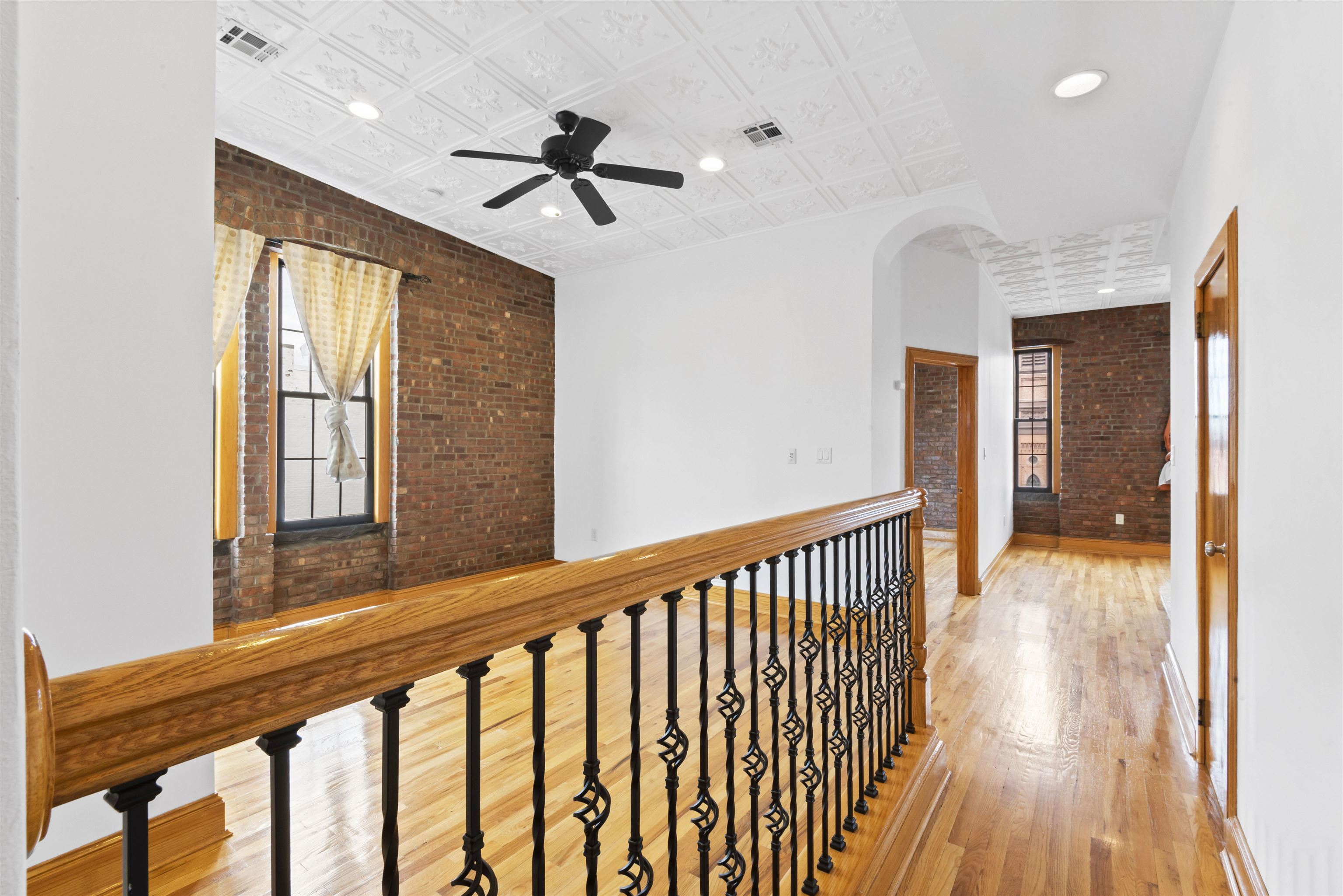 180 NEWARK AVE Unit: 6