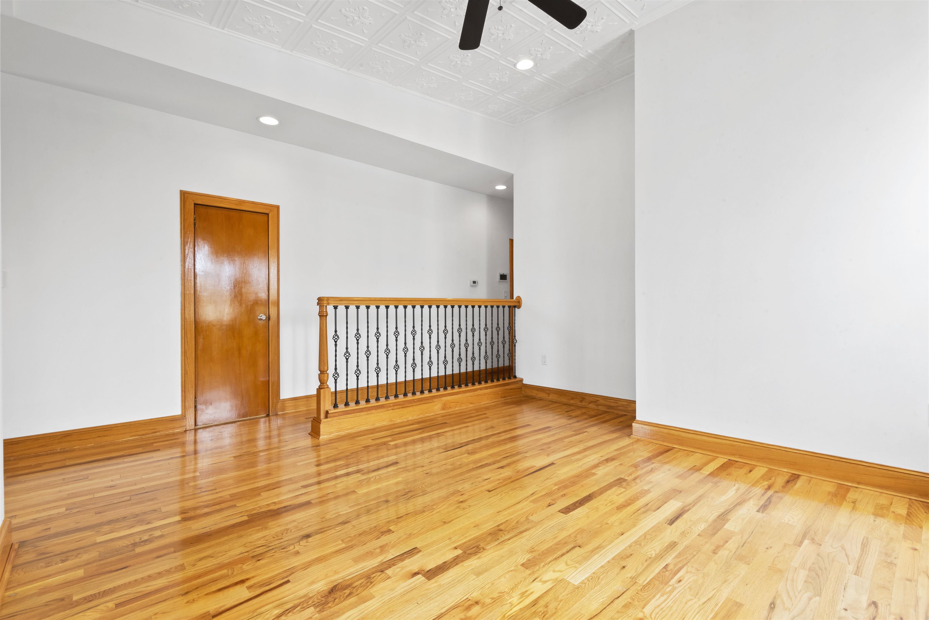 180 NEWARK AVE Unit: 6