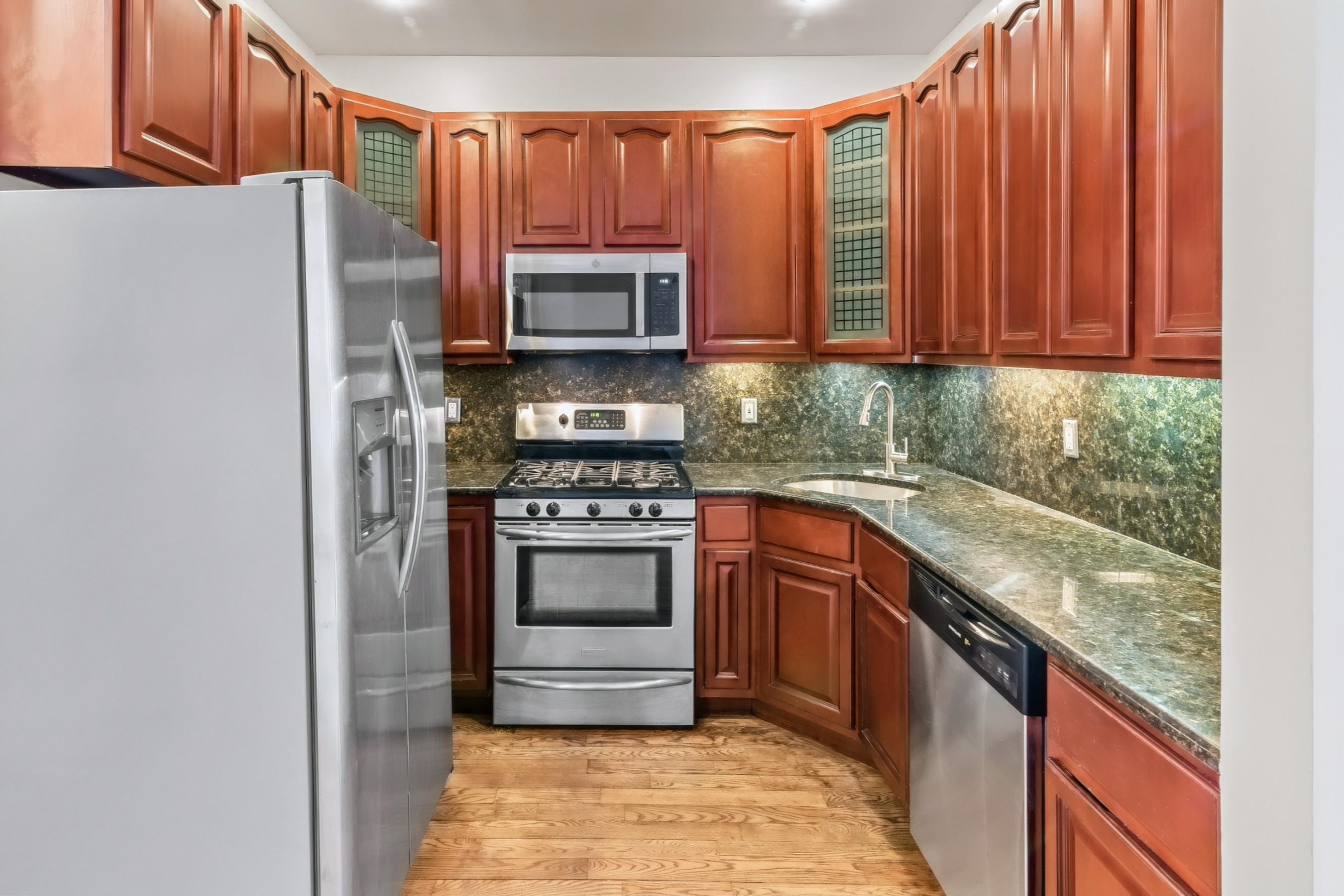 118 BRUNSWICK ST Unit: 1