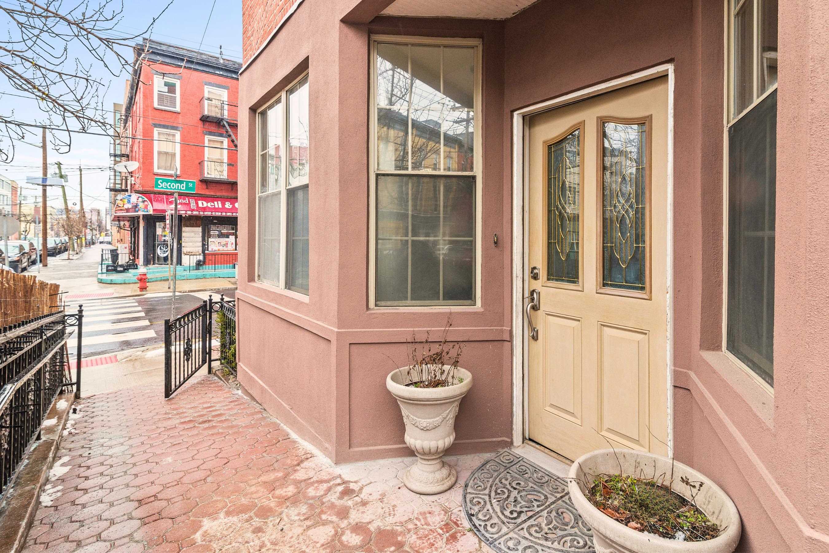 118 BRUNSWICK ST Unit: 1