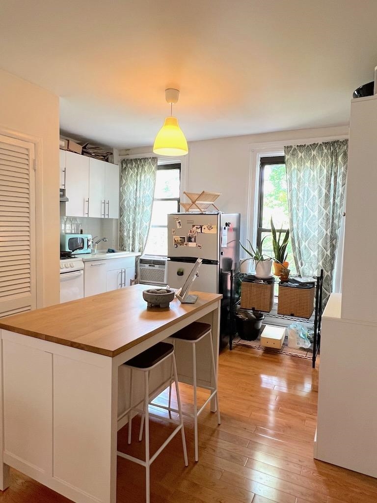 634 JERSEY AVE Unit: 2