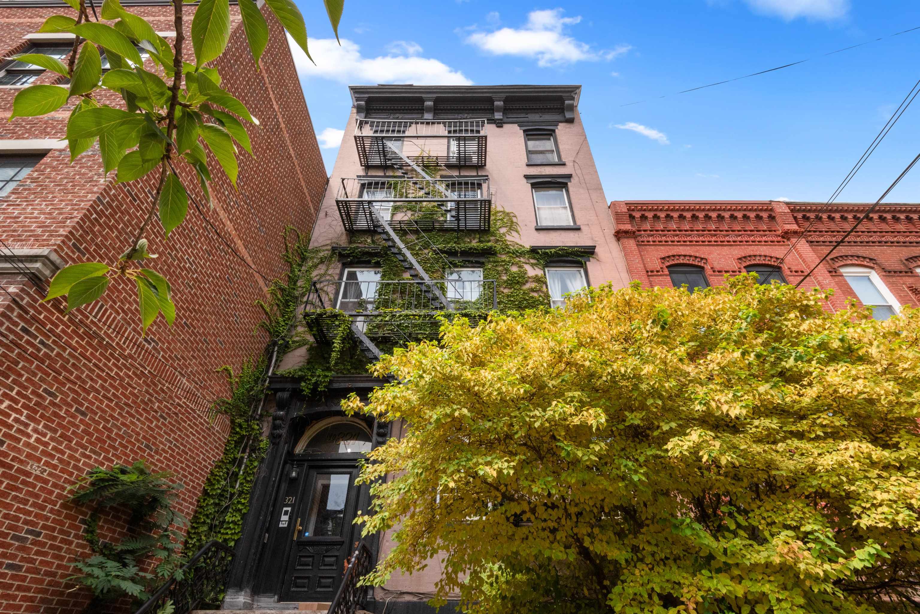 321 PACIFIC AVE Unit: 2