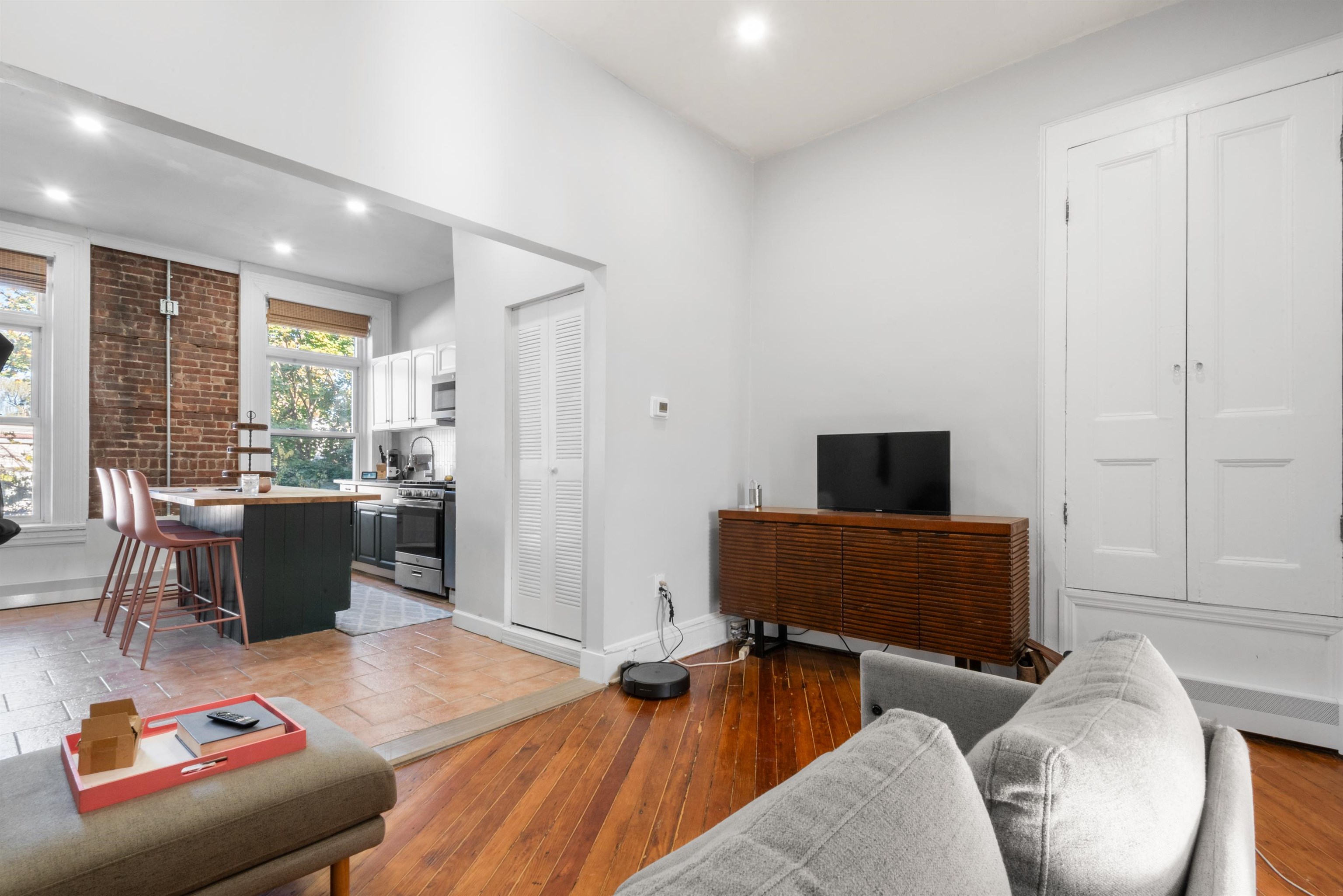 321 PACIFIC AVE Unit: 2