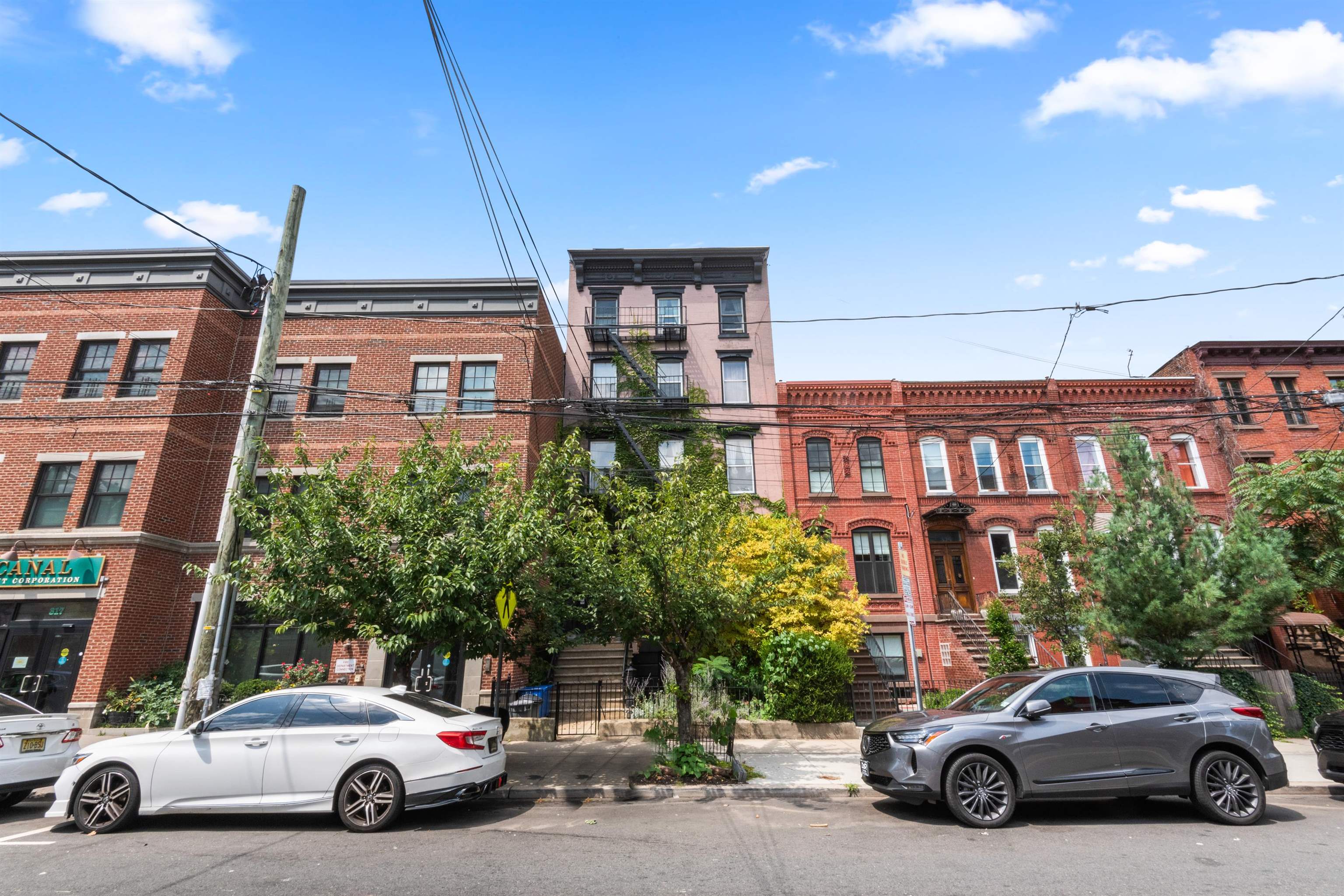 321 PACIFIC AVE Unit: 2